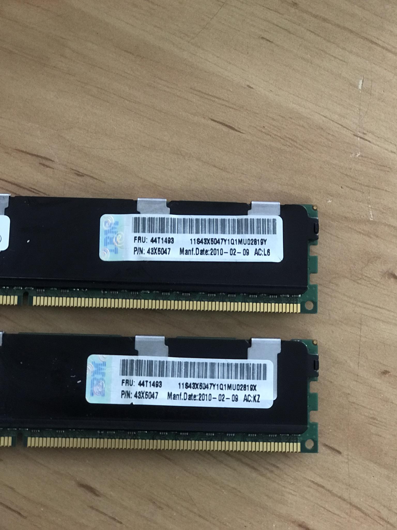 IBM 4GB 2Rx4 PC3-10600R Server Memory // 44T1493 / 43X5047 / MT36JSZF51272PZ-1G4F (Used) // สินค้ารับประกัน โดย บริษัท อะไหล่เซิร์ฟเวอร์ จำกัด