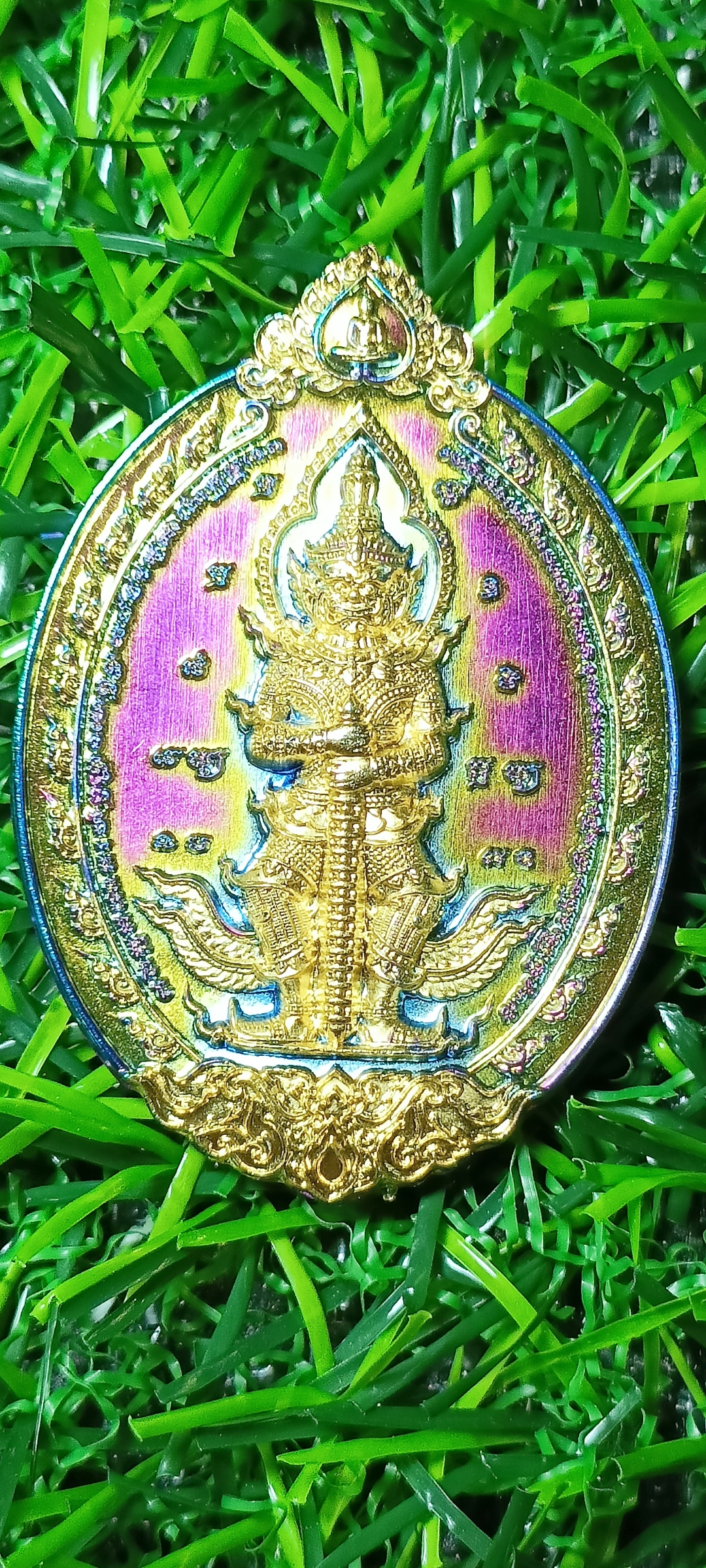 ท้าวเวสสุวรรณ รุ่นเศรษฐีทวีทรัพย์ (ซูตองเป้) หลวงพ่อช้าง วัดจุกเฌอ จ.ฉะเชิงเทรา ปี 2566 รายการที่ 157 เนื้อไททาเนียมผิวรุ้ง-ทอง หมายเลข ๕ พิมพ์ใหญ่