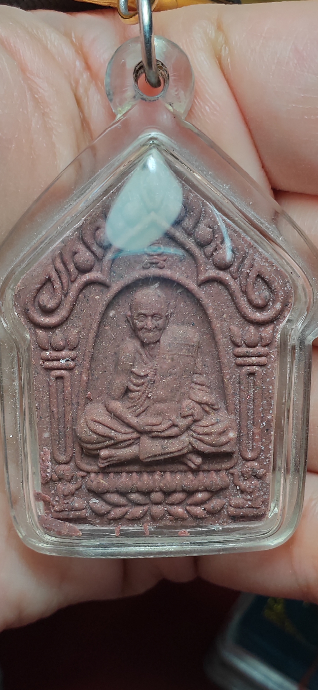 พระผงซุ้มขุนแผนแสนรวย (กวักเงินกวักทอง) หลวงปู่แสน วัดบ้านหนองจิก เนื้อว่านเพชรชมพู No.2010