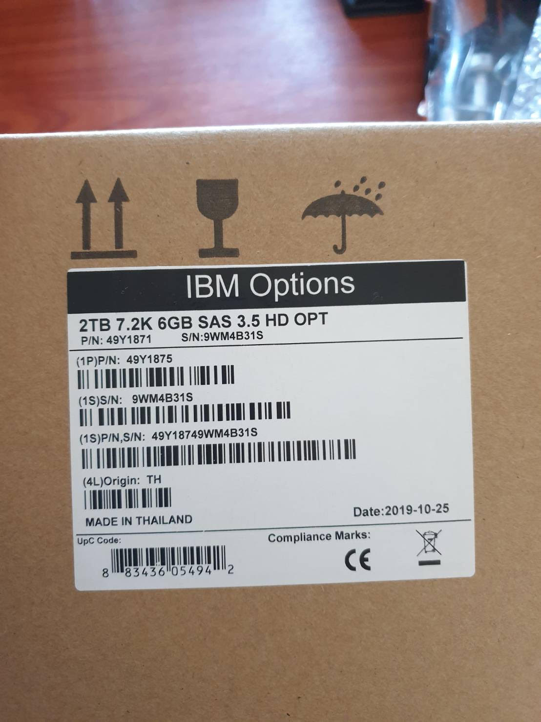 (New in Box ) IBM 2TB 7.2K SAS 6GB/s 3.5" LFF HDD Hard Disk // 49Y1875, 49Y1874, 49Y1871, ST2000NM0001, 9YZ268-039 สินค้ารับประกัน โดย บริษัท อะไหล่เซิร์ฟเวอร์ จำกัด
