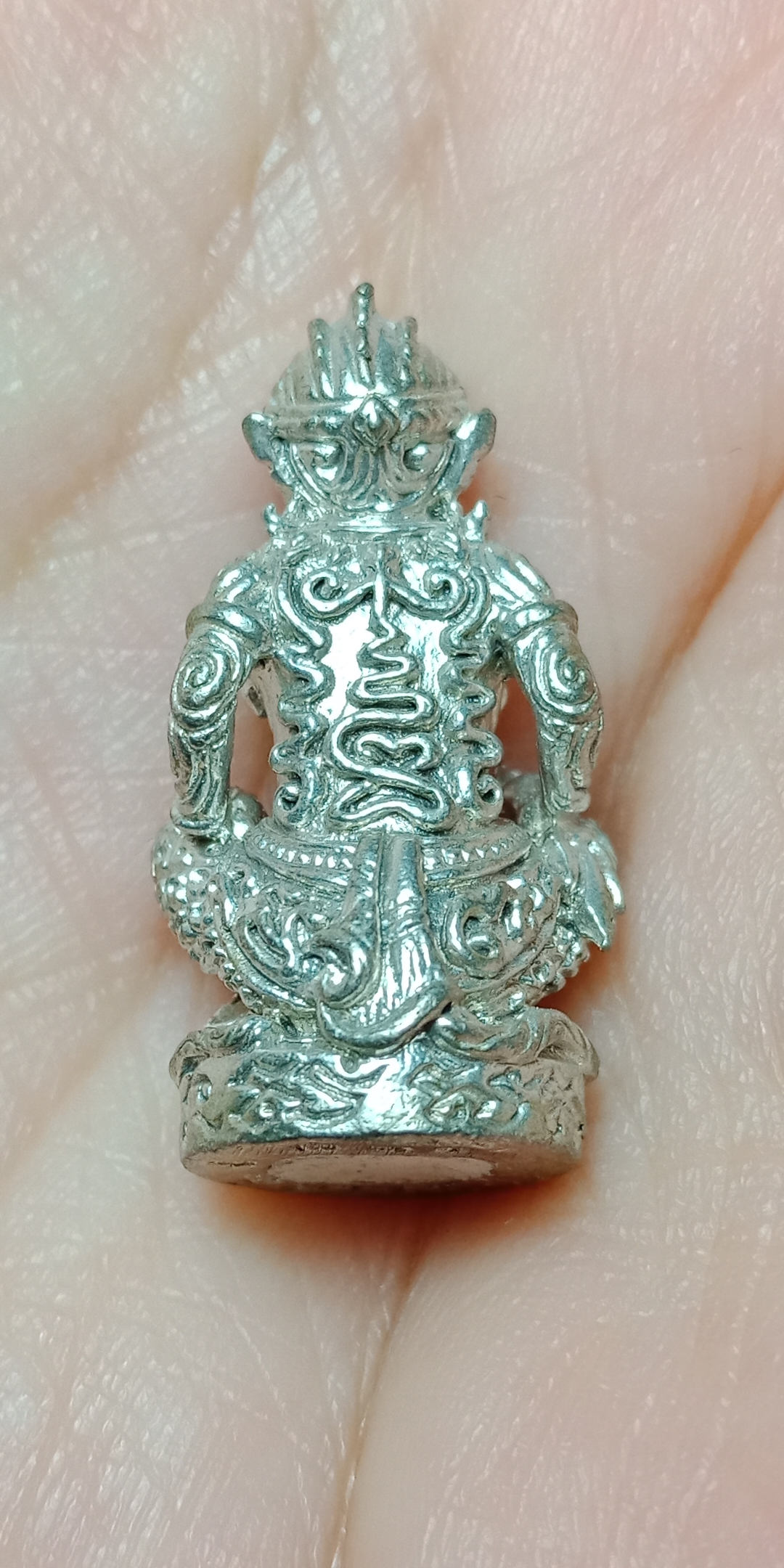 พญาหนุมานยันต์ยุ่ง รุ่น วายุบุตร ปี58 หลวงพ่อรักษ์ วัดสุทธาวาส วิปัสสนา จ.อยุธยา เนื้ออัลปาก้า