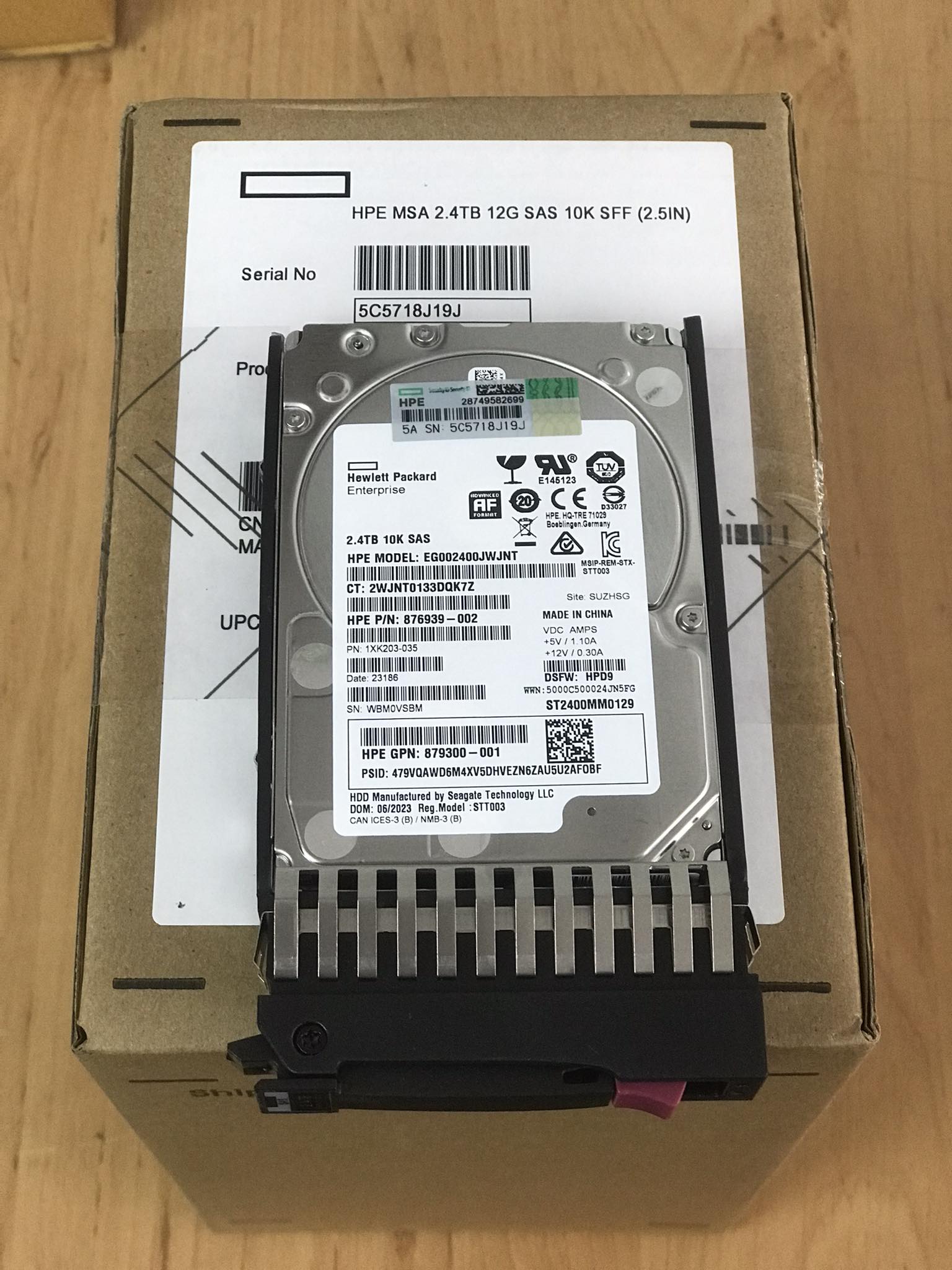 (New in Box) HPE 2.4TB 10K SAS 12Gb/s 2.5" Hard Disk Drive // HDD 876939-002 / EG002400JWJNT / ST2400MM0129 / GPN 879300-001 / Tray P00441-001 // สินค้ารับประกัน โดย บริษัท อะไหล่เซิร์ฟเวอร์ จำกัด