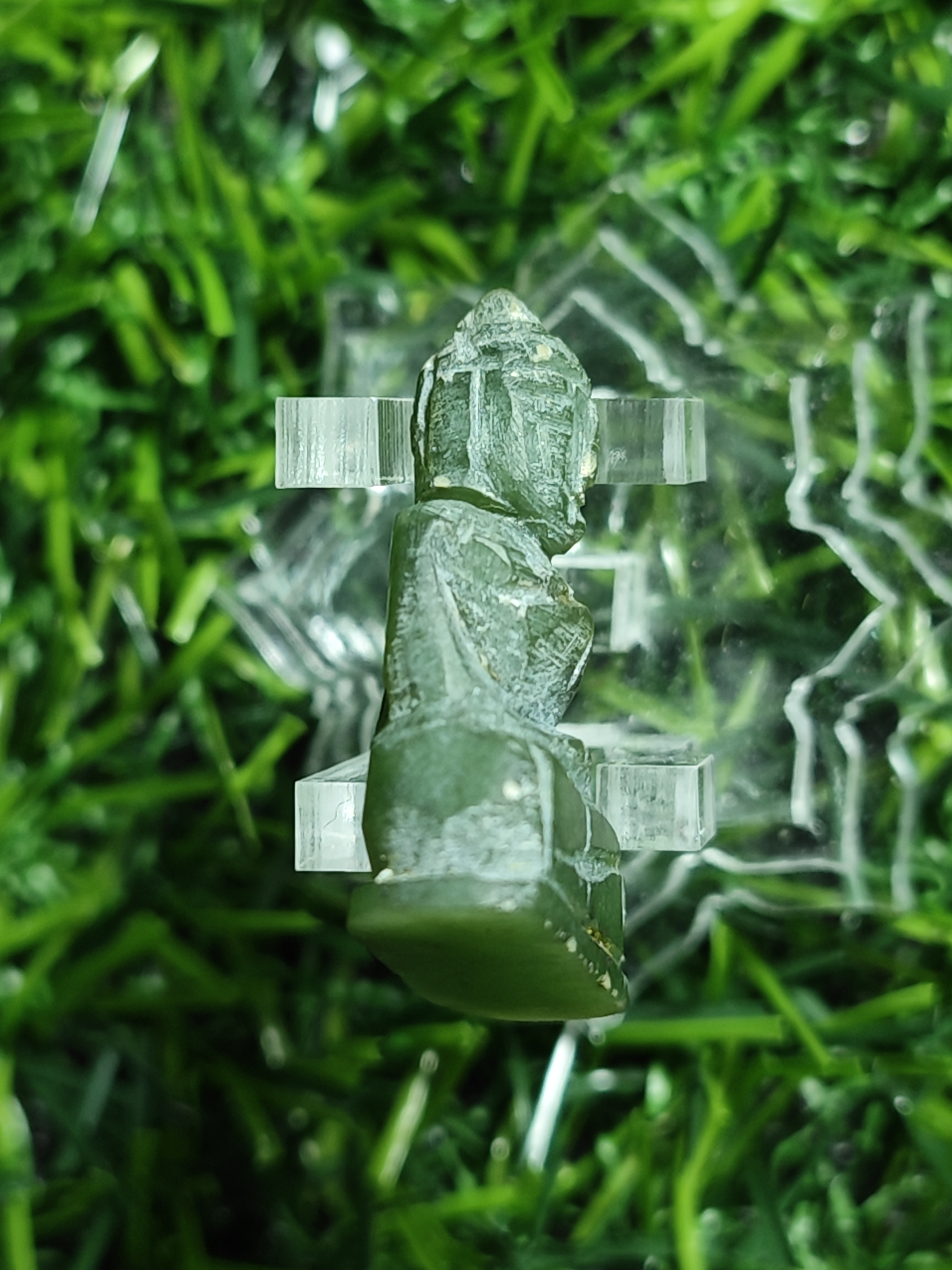 พระหินหยกแกะ พิมพ์พระพุทธ วัดธรรมมงคล สร้างโดยพระอาจารย์วิริยังค์ ปี 2536 ขนาด 2.2 ซม