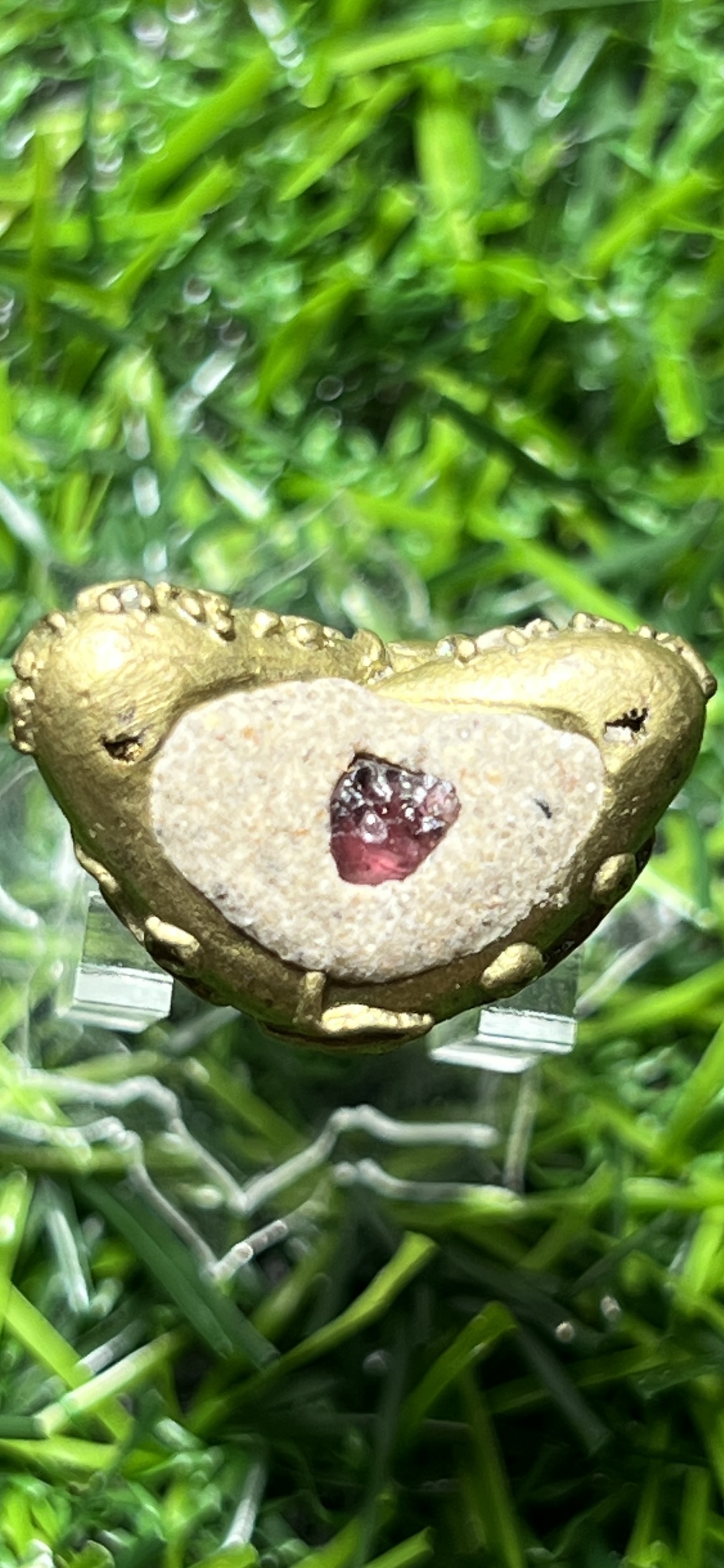 พระปิดตามหาอุด เนื้อโลหะทองผสมชนวนอาถรรพ์ศักดิ์สิทธิ์ ตอกโค๊ต "ต" ใต้ฐานอุดผงอาถรรพ์ฝังพลอยโลหิต พระอาจารย์ต้อม วัดท่าสะแบง จังหวัดร้อยเอ็ด ปี ๒๕๕๖