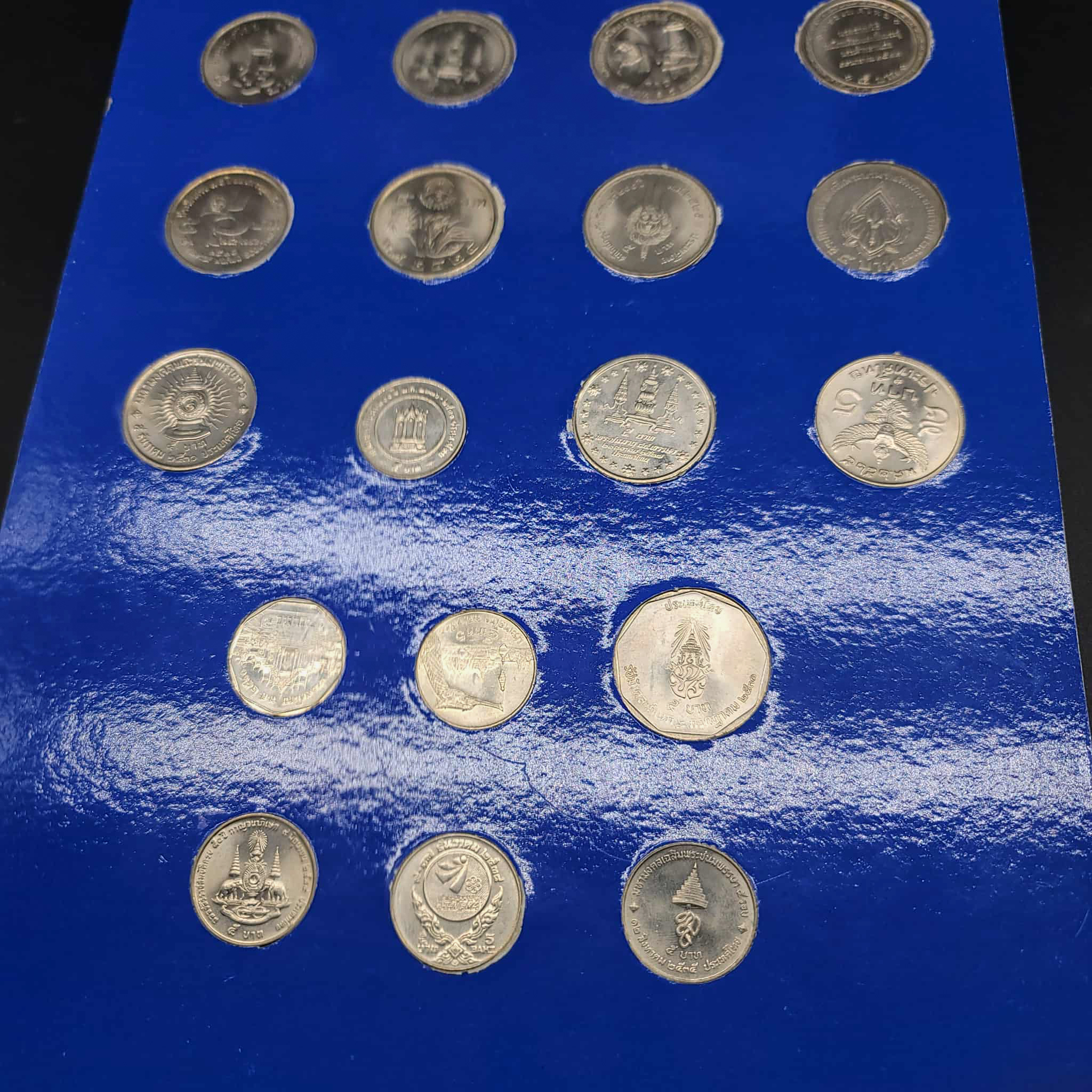 แผงเหรียญ 5 บาท รวม 22 วาระ (ครบชุด) พร้อมคำอธิบาย (สีน้ำเงิน)
