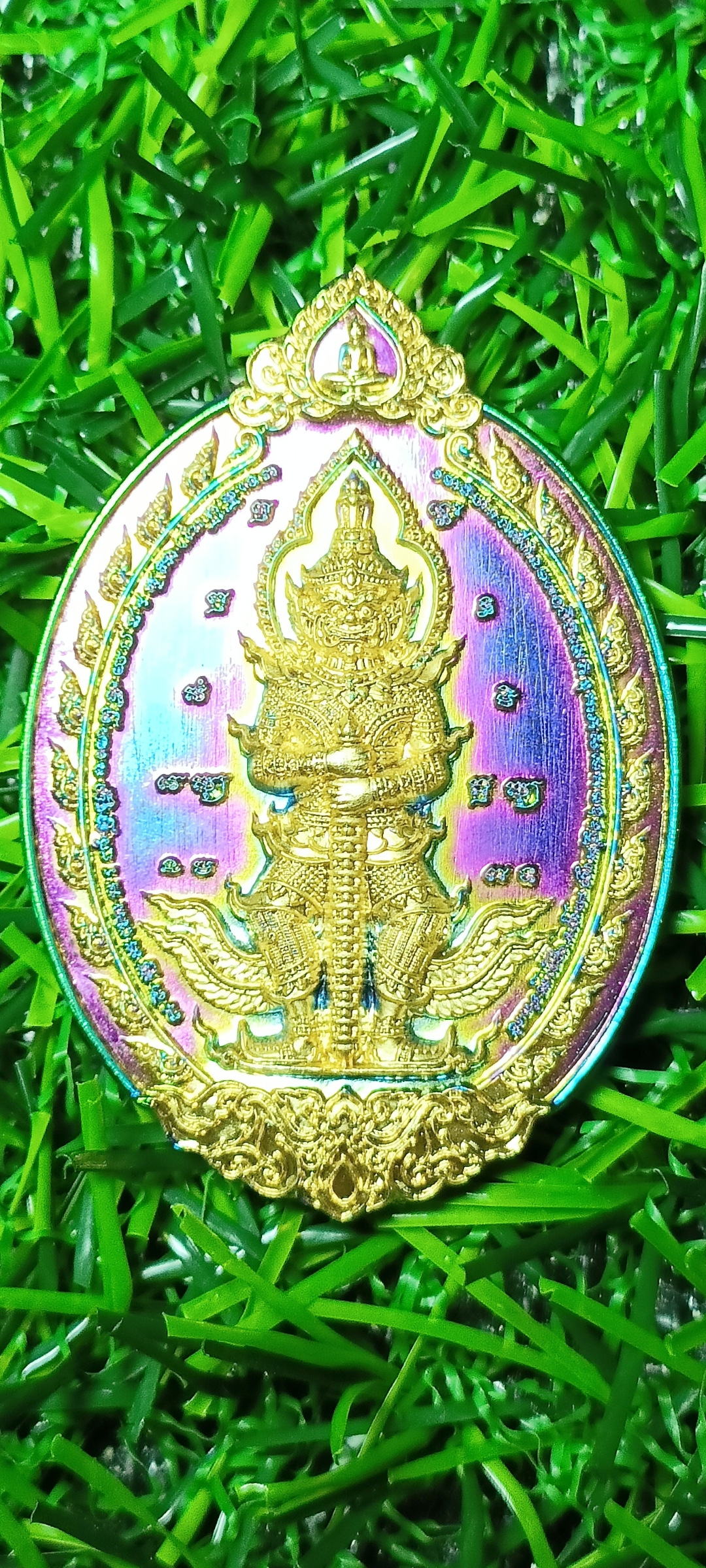 ท้าวเวสสุวรรณ รุ่นเศรษฐีทวีทรัพย์ (ซูตองเป้) หลวงพ่อช้าง วัดจุกเฌอ จ.ฉะเชิงเทรา ปี 2566 รายการที่ 157 เนื้อไททาเนียมผิวรุ้ง-ทอง หมายเลข ๘๐ พิมพ์ใหญ่