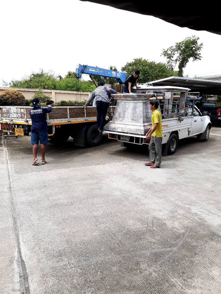 ศาลพระพรหมโมเดิร์นหินอ่อน,ศาลตายายโมเดิร์นหินอ่อน