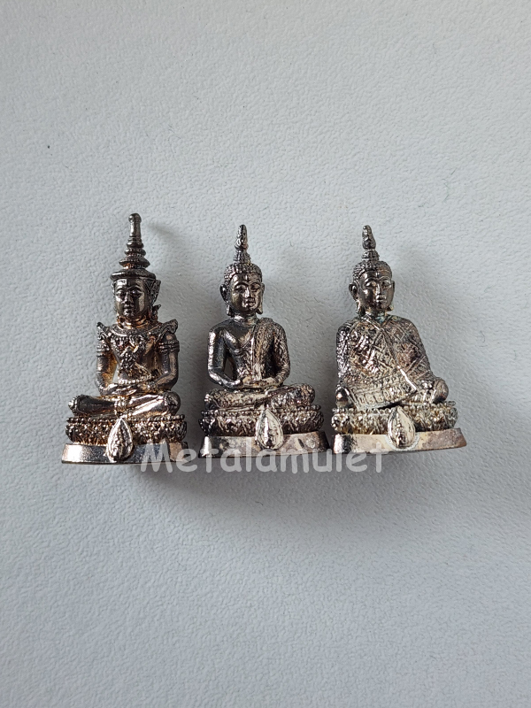 พระแก้วมรกต สามฤดู เนื้อเงิน