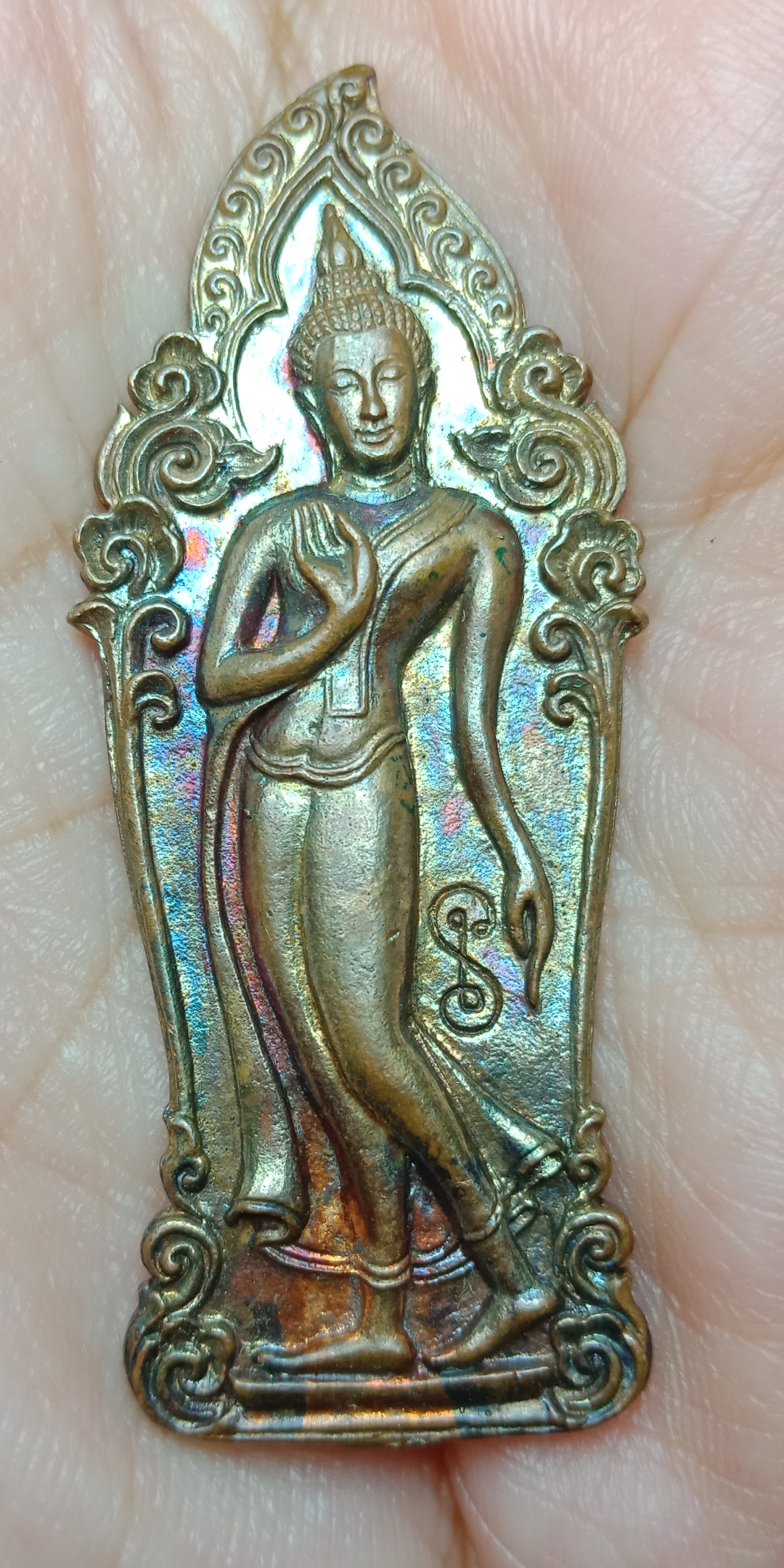 เหรียญพระพุทธลีลา 26 ศตวรรษ หลวงพ่อรักษ์ วัดสุทธาวาสวิปัสสนา ปี 2555