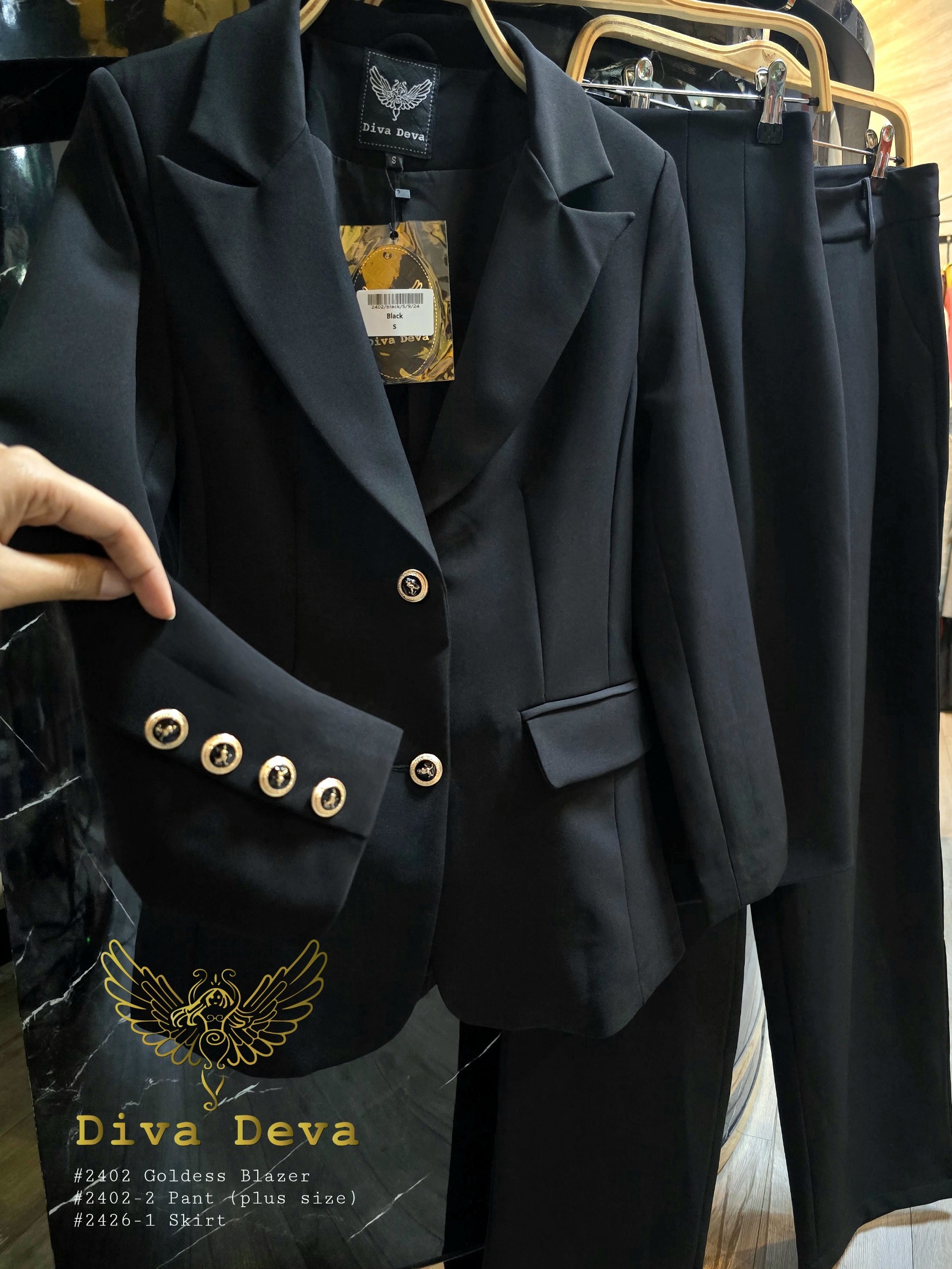 เสื้อสูทผู้หญิงเข้ารูป No.2402 ใส่คู่กางเกงกระบอกเล็ก No.2426-2 (S-6XL)