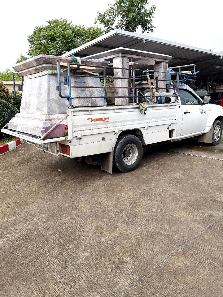 ศาลพระพรหมโมเดิร์นหินอ่อน,ศาลตายายโมเดิร์นหินอ่อน