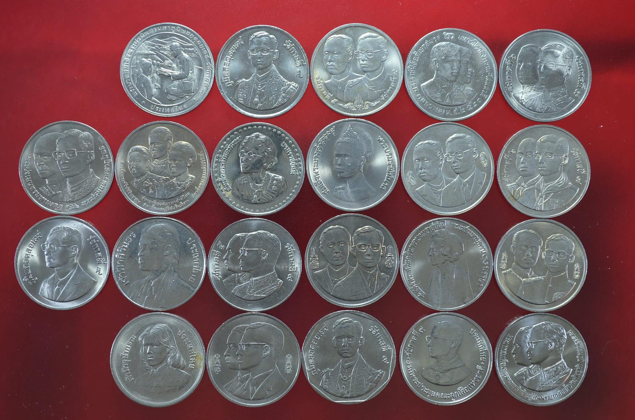 เหรียญ 10 บาท นิกเกิล (ครบชุด 46 เหรียญ) ยังไม่ผ่านการใช้งาน (UNC)