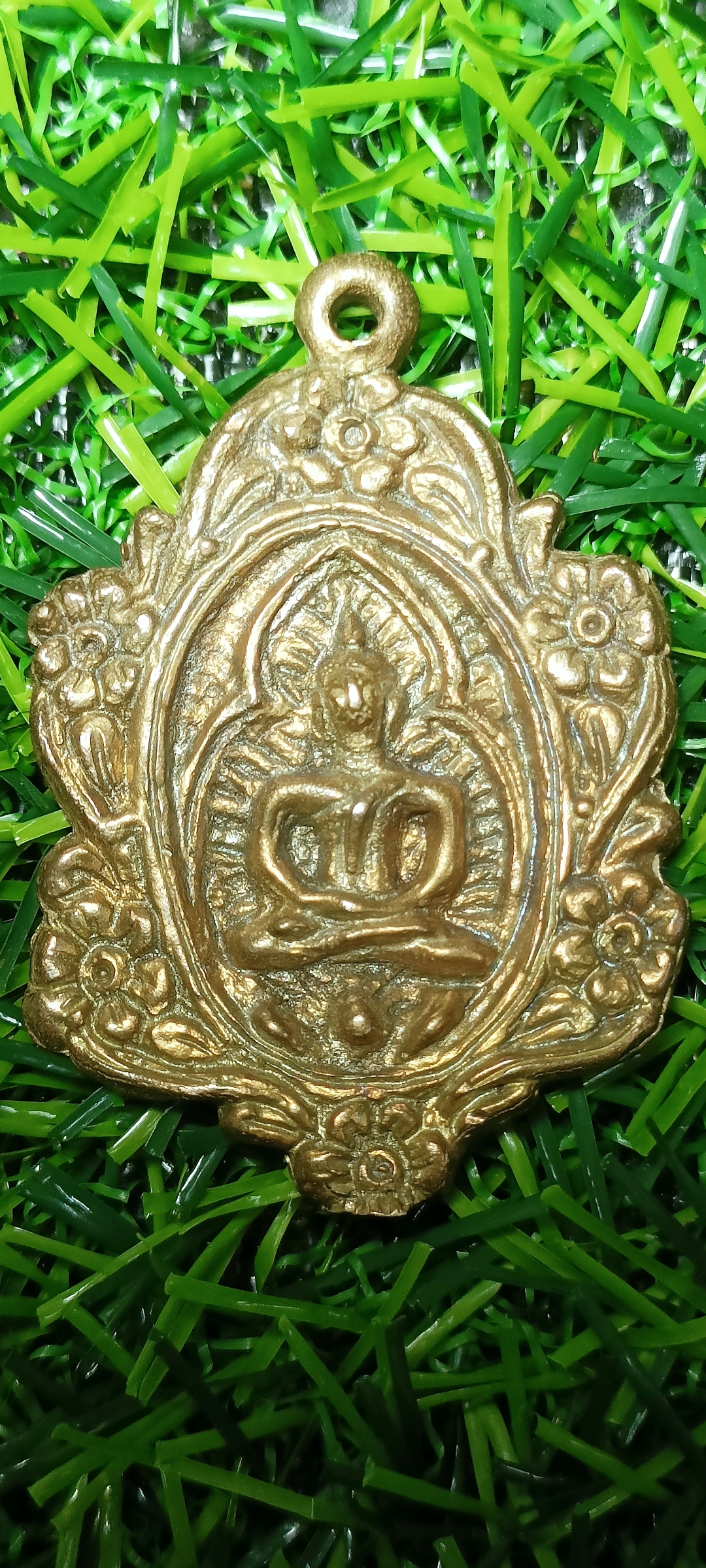 เหรียญหล่อเจ้าสัวจอมแผ่นดิน ลพ.บุญอุ้ม วัดป่าโนนแพง จ.นครพนม ปี 2557 หลังจาร รวมมวลสารมากมายจากเกจิดัง!!!