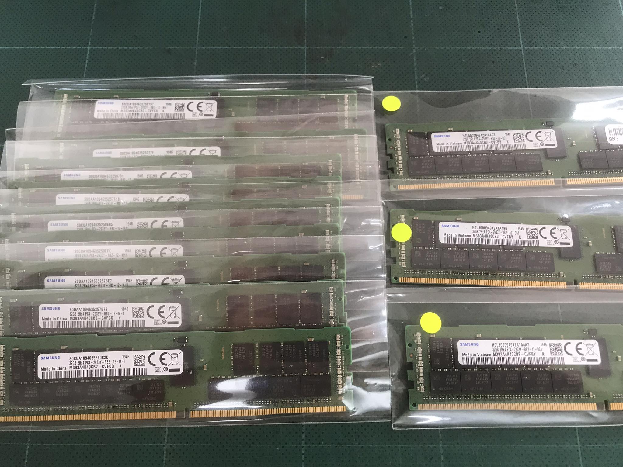 Samsung 32GB (2Rx4) PC4-2933Y -R DDR4 Server Memory RAM // M393A4K40CB2-CVFCQ / M393A4K40CB2-CVFBY (Used) // สินค้ารับประกัน โดย บริษัท อะไหล่เซิร์ฟเวอร์ จำกัด