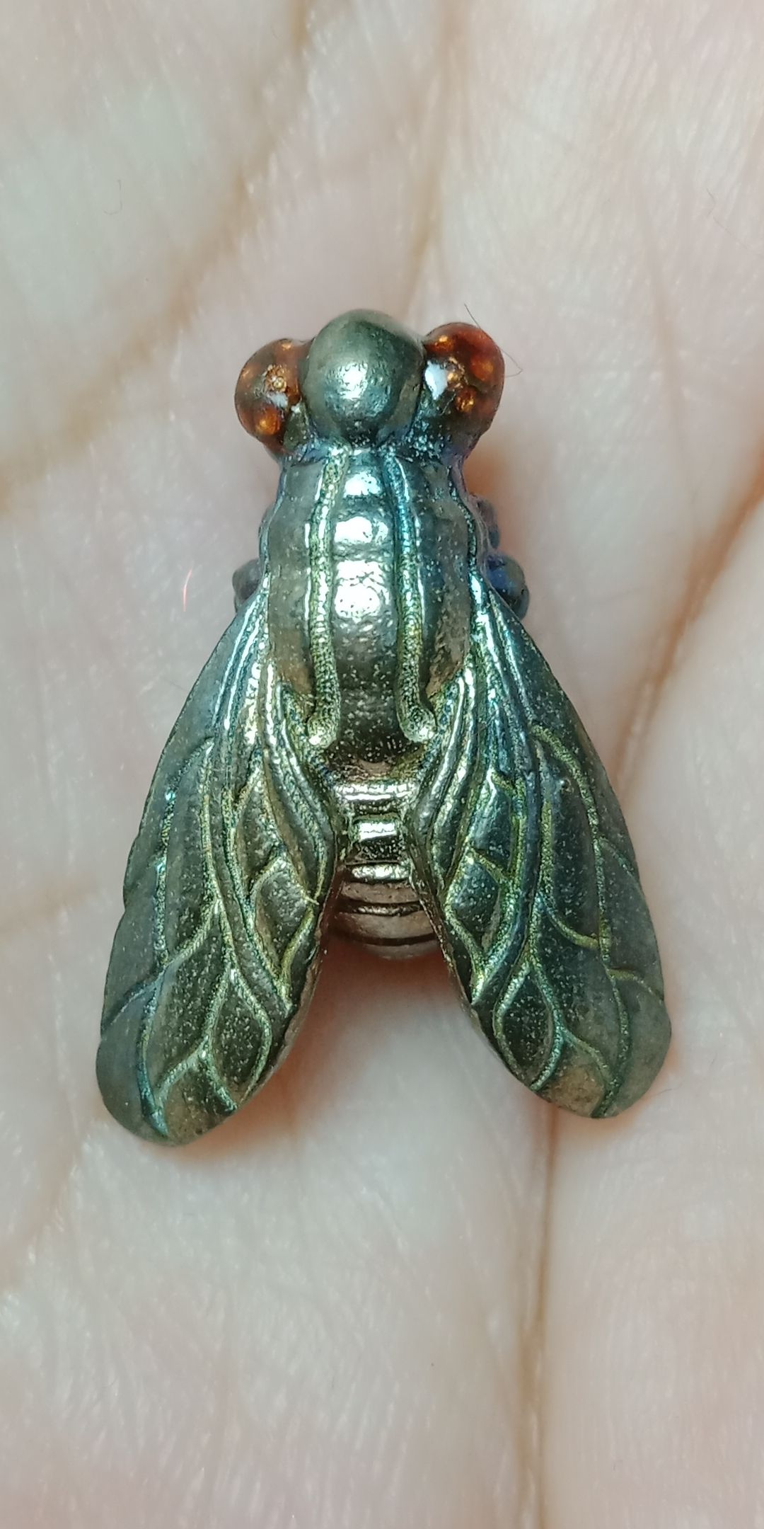 แมงมนต์คำ โคตรเศรษฐี รุ่ง ๑ เนื้อทองแดงผิวรุ้ง หลวงปู่วิมะละ สำนักสงฆ์พระธาตุดอยจอมแวะ จ.เชียงดาว