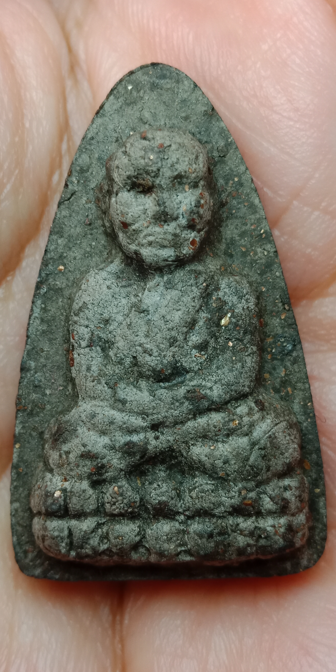 หลวงพ่อทวด พิมพ์ใหญ่หลังพระพิฆเนศร์ รุ่นแจกผ้าป่าดาราปี ๔๘ เนื้อมหาว่าน