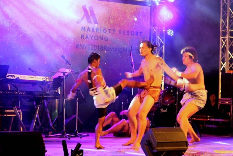 รำไทยไทย Thai Dance