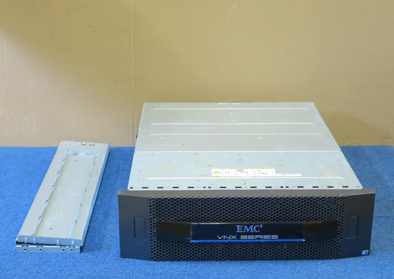 ชูดสุดคุ้ม ตัวเดียวจบ Dell EMC VNX5100 HDD 600GB 10K 2.5 ''x9 / HDD 2TB 7.2K 3.5 '' x6 / KTN - STL3 EMC Disk Array Expansion Storage Enclosure Rack Mountable 2U Field Fov VNX5100/5300 2 ชุด