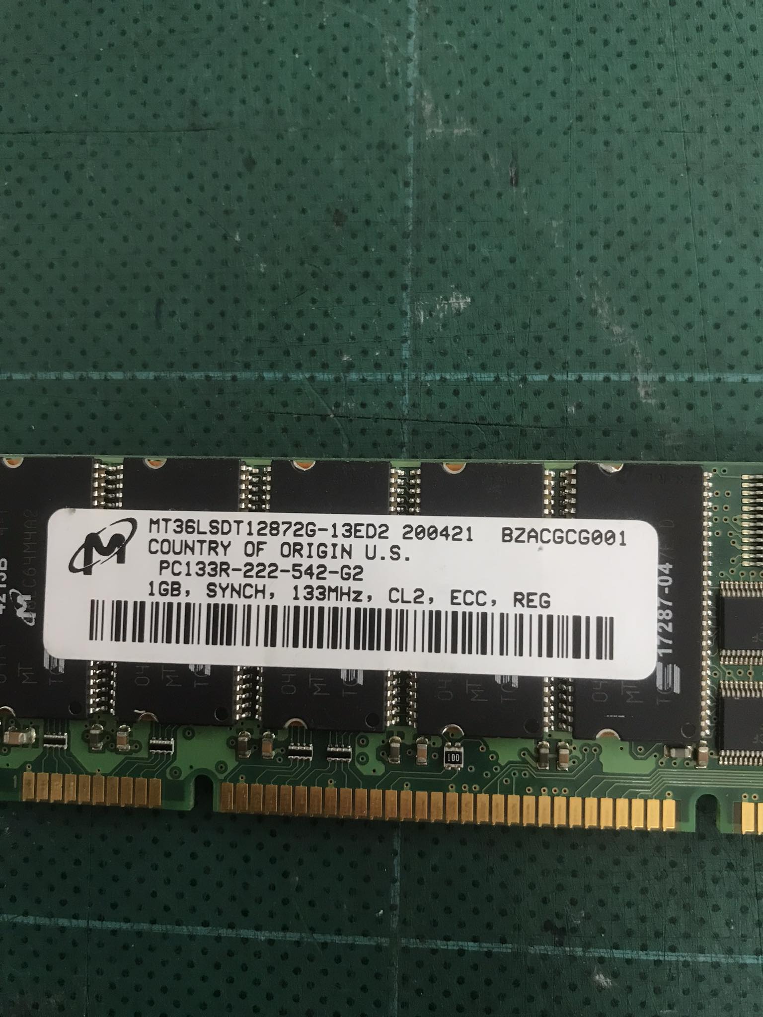 Micron 1GB 133MHz PC133 ECC Registered CL2 168-Pin DIMM Memory Module RAM / MT36LSDT12872G-13ED2 (Used) // สินค้ารับประกัน โดย บริษัท อะไหล่เซิร์ฟเวอร์ จำกัด