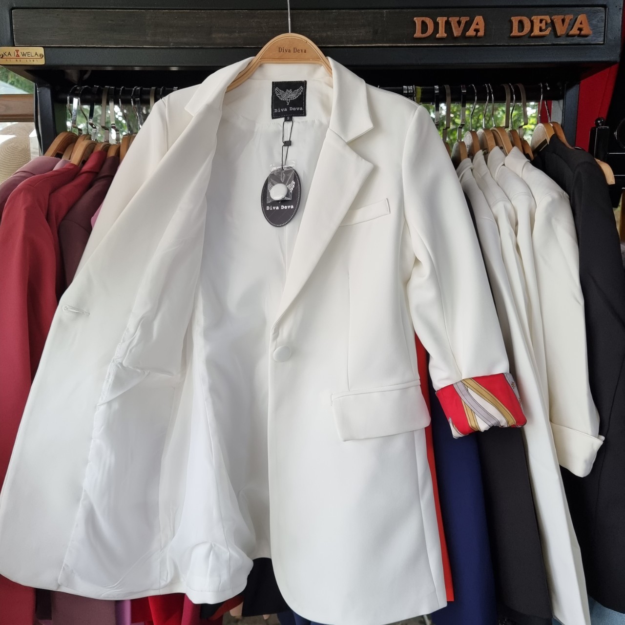 เสื้อสูทผู้หญิงพับแขนสีขาว/แดงไวน์ #1905
