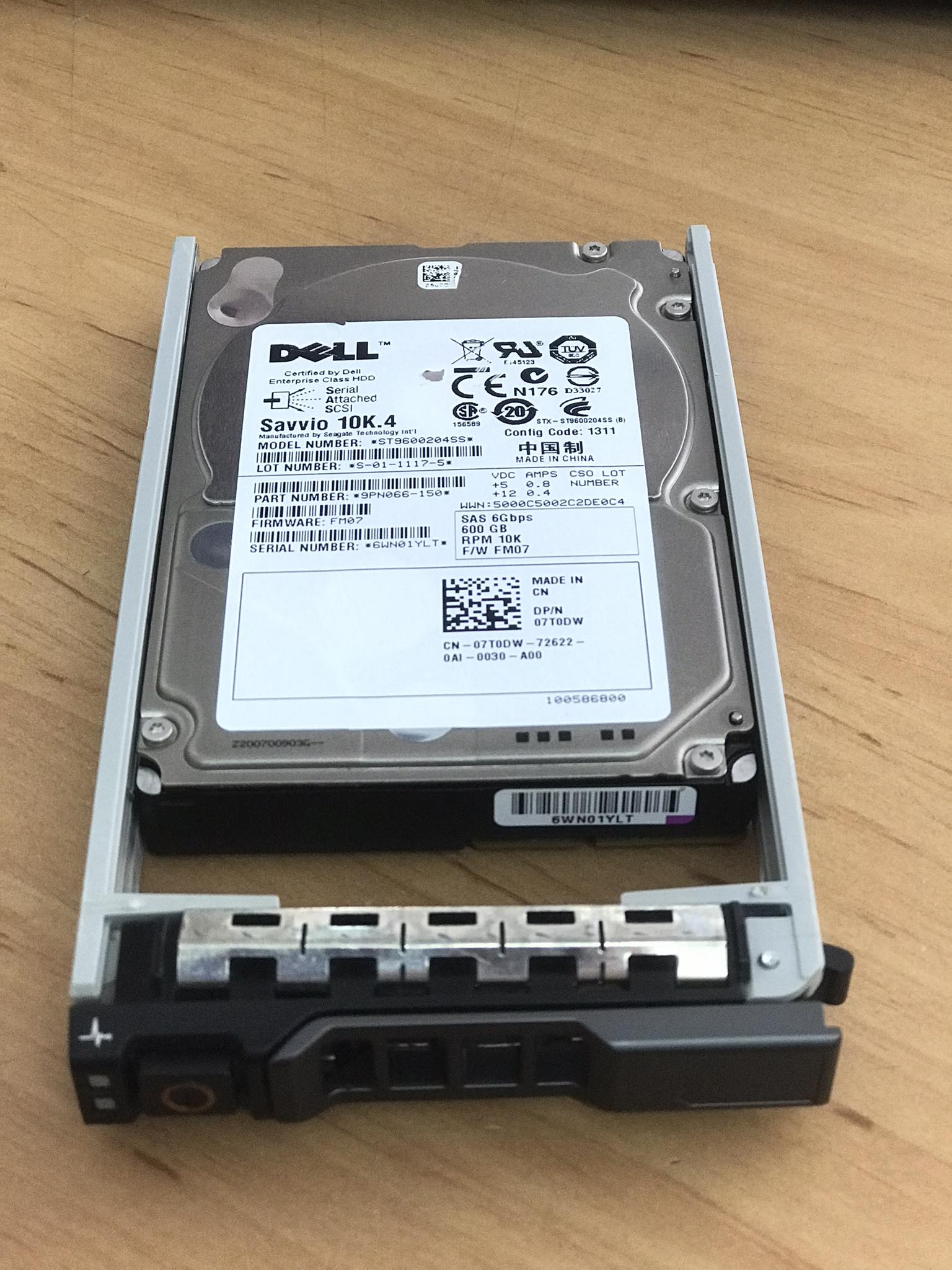 Dell 600GB 10K 6G SAS 2.5" 64MB Hard Drive W/R Tray // 07T0DW / Model ST9600204SS / 9PN066-150 (Used) // สินค้ารับประกัน โดย บริษัท อะไหล่เซิร์ฟเวอร์ จำกัด