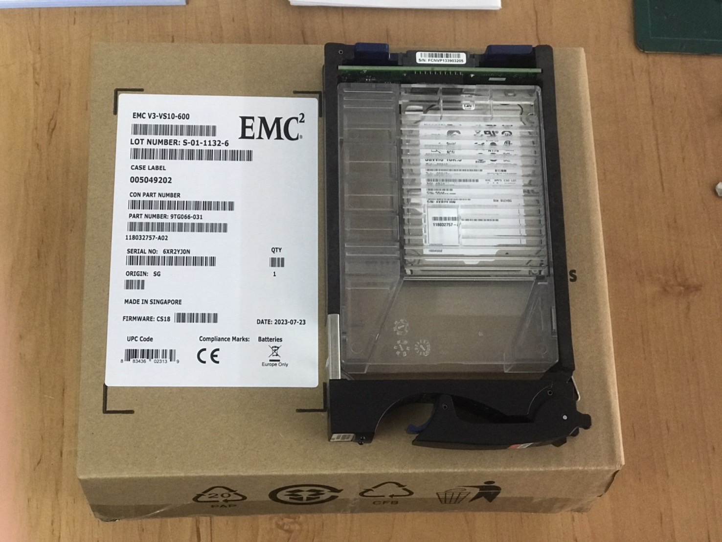 New EMC 600GB 10K 64MB FC 3.5'' Inch Hard Drive Strorage (New in Box) // 118032757-A02, Tray 005049202, ST9600205SS, 9TG066-031 // สินค้ารับประกัน โดย บริษัท อะไหล่เซิร์ฟเวอร์ จำกัด