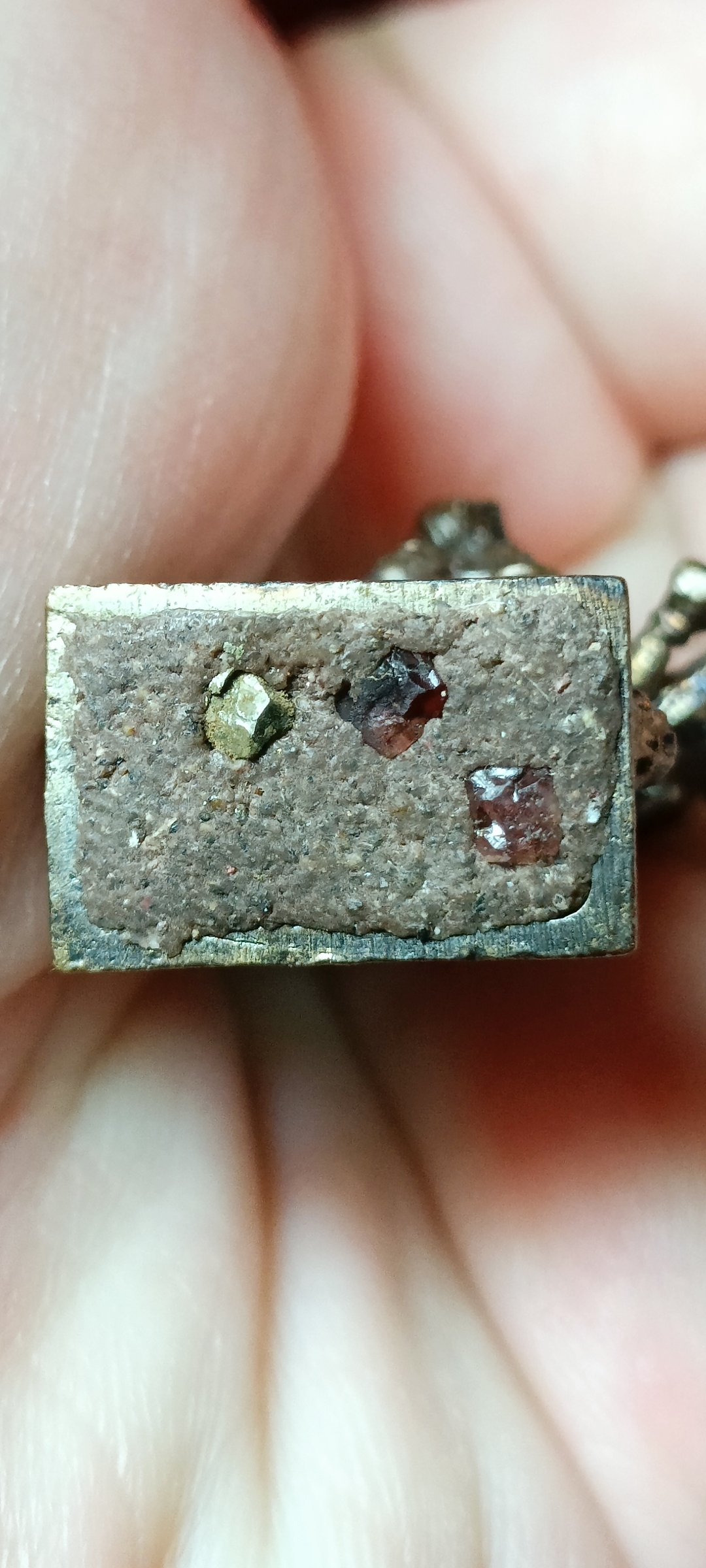 มหากาฬภาคเสพ เนื้อชนวนศักสิทธิ์อุดผงพราย พระอาจารย์ต้อม ปภัส สโร จ.ร้อยเอ็ด สูง 3.5 ซม. กว้าง 2.6 ซม.