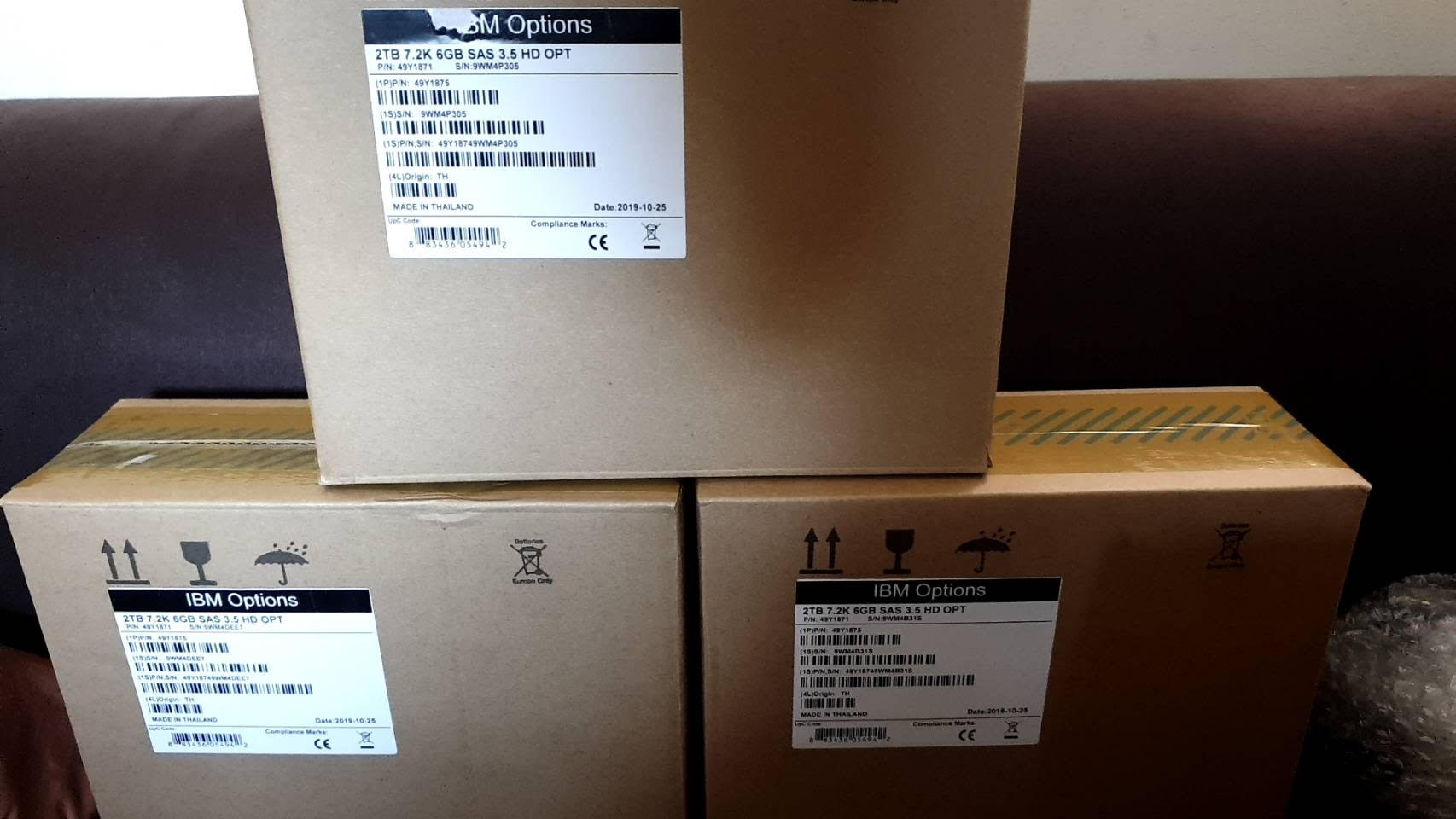 (New in Box ) IBM 2TB 7.2K SAS 6GB/s 3.5" LFF HDD Hard Disk // 49Y1875, 49Y1874, 49Y1871, ST2000NM0001, 9YZ268-039 สินค้ารับประกัน โดย บริษัท อะไหล่เซิร์ฟเวอร์ จำกัด