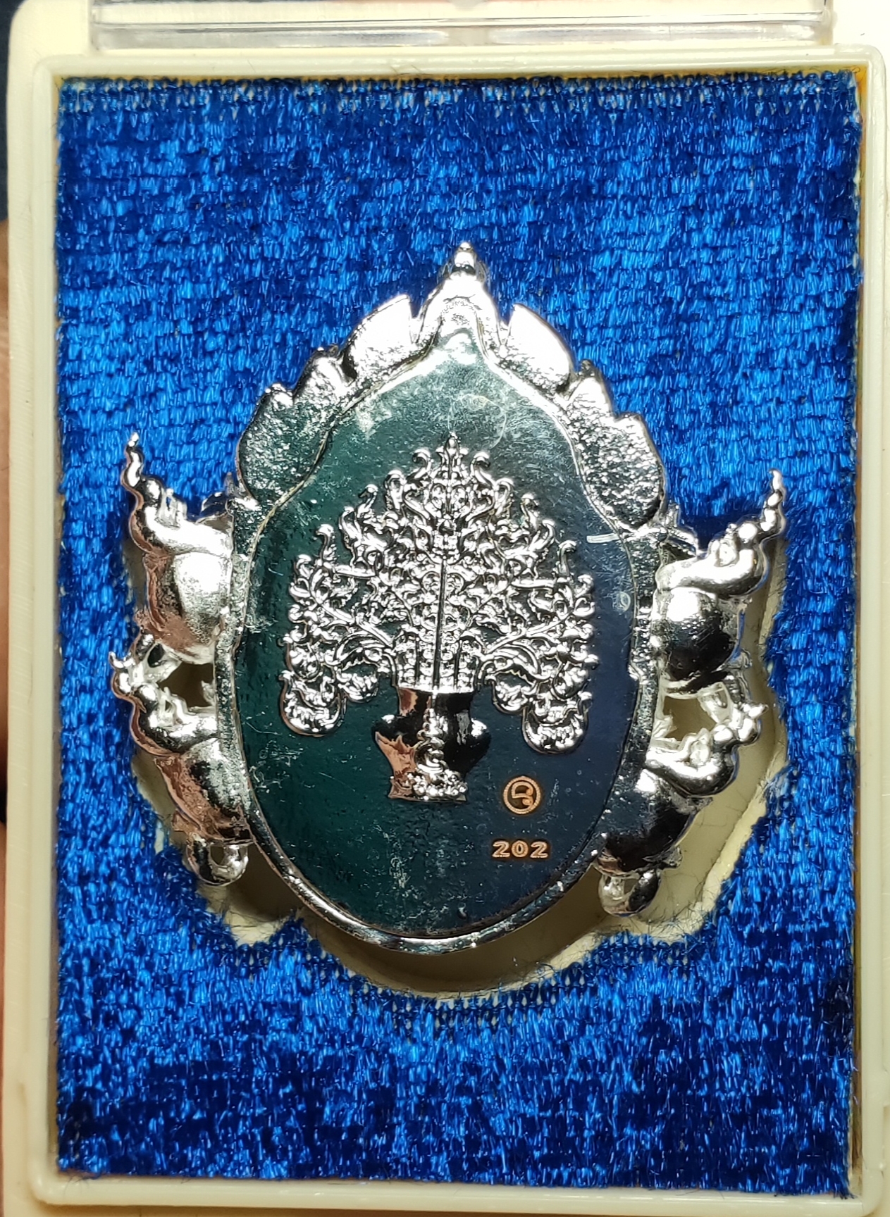 หน้ากากสี่หูห้าตา รุ่นมหาเฮง ครูบาคำฝั้น วัดกอโชค จ.เชียงใหม่ ปี 2562 เนื้อสัมฤทธิ์ ชุบเงิน จิลเวอรี่