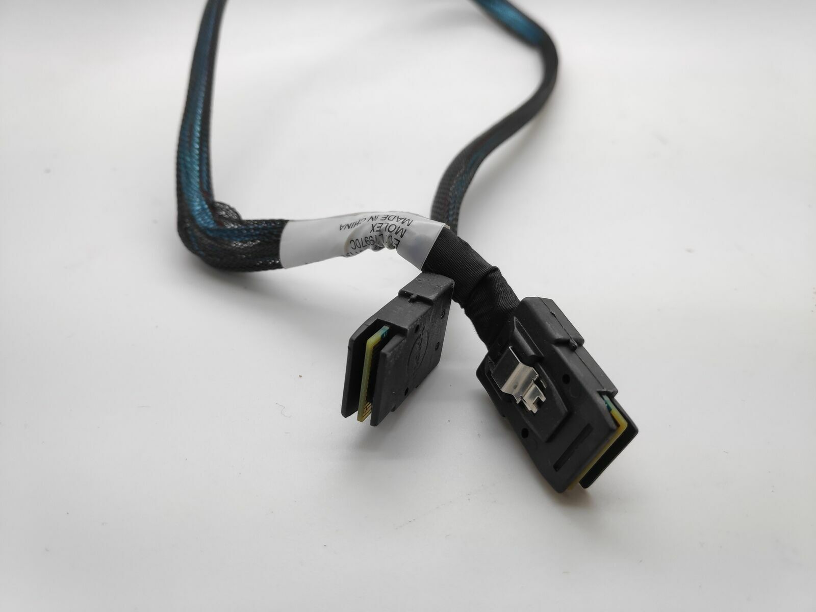 IBM Mini SAS 710MM Cable For System x3500 M3 x3550 M4 / 49Y6961 / 69Y1328 (Used) // สินค้ารับประกัน โดย บริษัท อะไหล่เซิร์ฟเวอร์ จำกัด