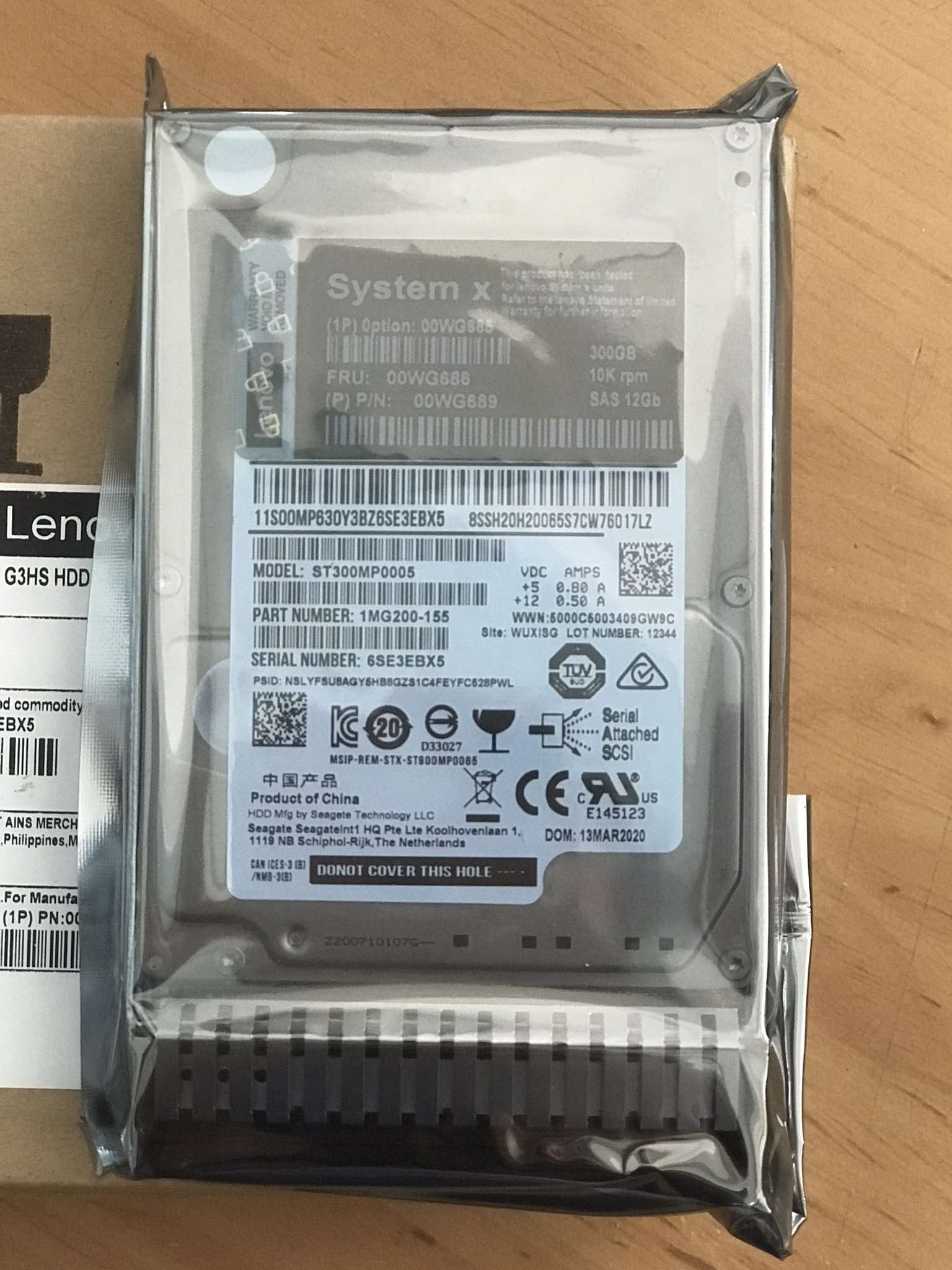 (New in Box) Lenovo 300GB 10K SAS 12Gbps 2.5" System x5 64Mb HDD SFF // 00WG686, 00WG689, 00WG685, ST300MP0005, 1MG200-155 // สินค้ารับประกัน โดย บริษัท อะไหล่เซิร์ฟเวอร์ จำกัด