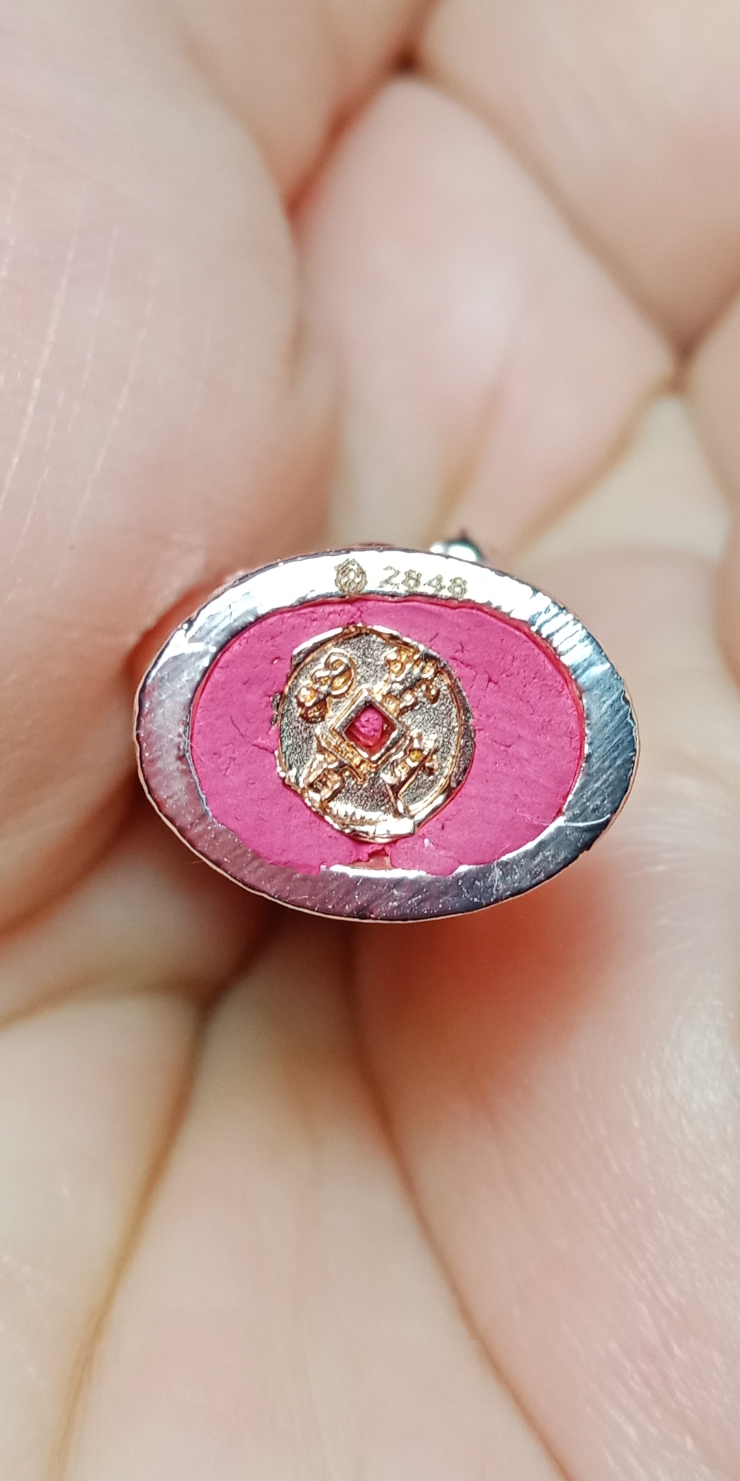 กุเวรน้อย รุ่นร้อยล้าน เทอม 2 อาจารย์ไกรเดช ปู่เวสมหามนต์ คุ้มปู่เวสมหามนต์ จ.ร้อยเอ็ด เนื้อสัมฤทธิ์อมฤทธิ์