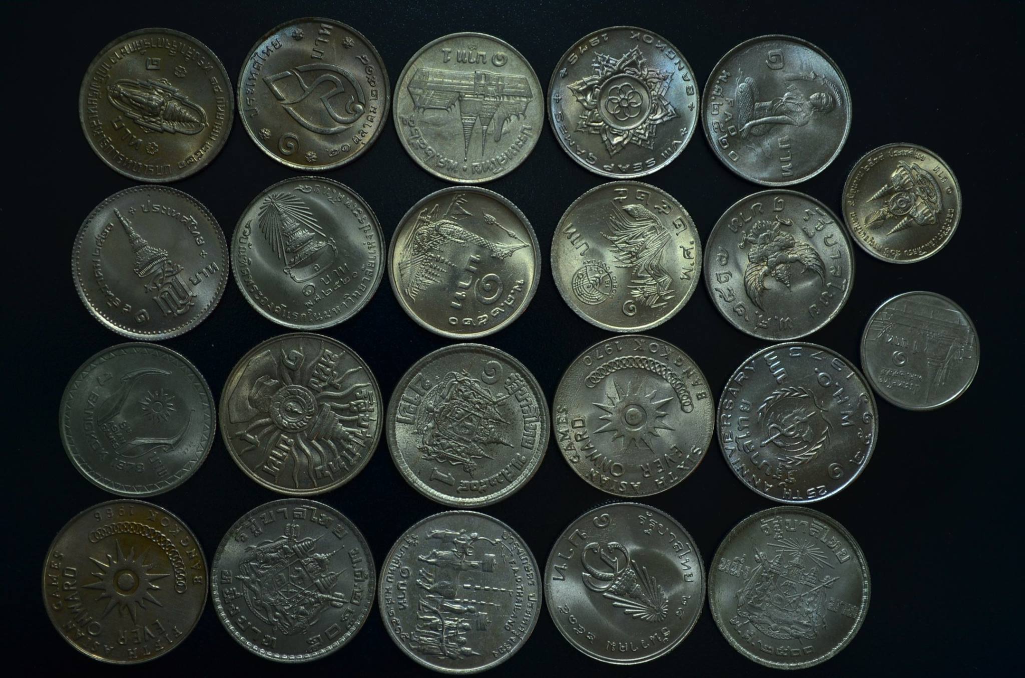 เหรียญ 1 บาท (ครบชุด 22 เหรียญ) ยังไม่ผ่านการใช้งาน (UNC)