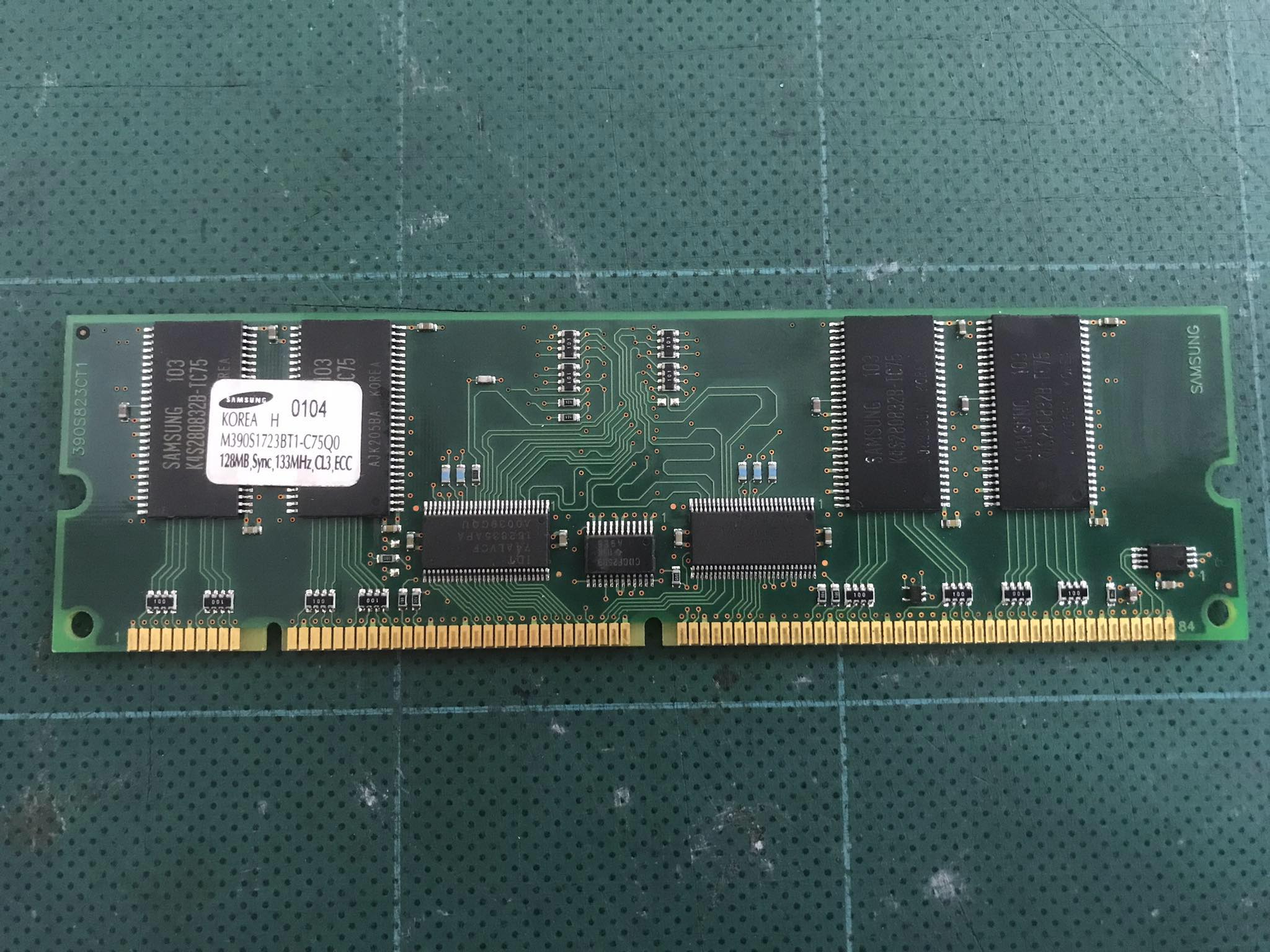 Elpida 1GB 184 Pin CL2 ECC PC1600R -20220-C3 DDR Dimm Module / HB54R1G9F2-10B (Used) // สินค้ารับประกัน โดย บริษัท อะไหล่เซิร์ฟเวอร์ จำกัด