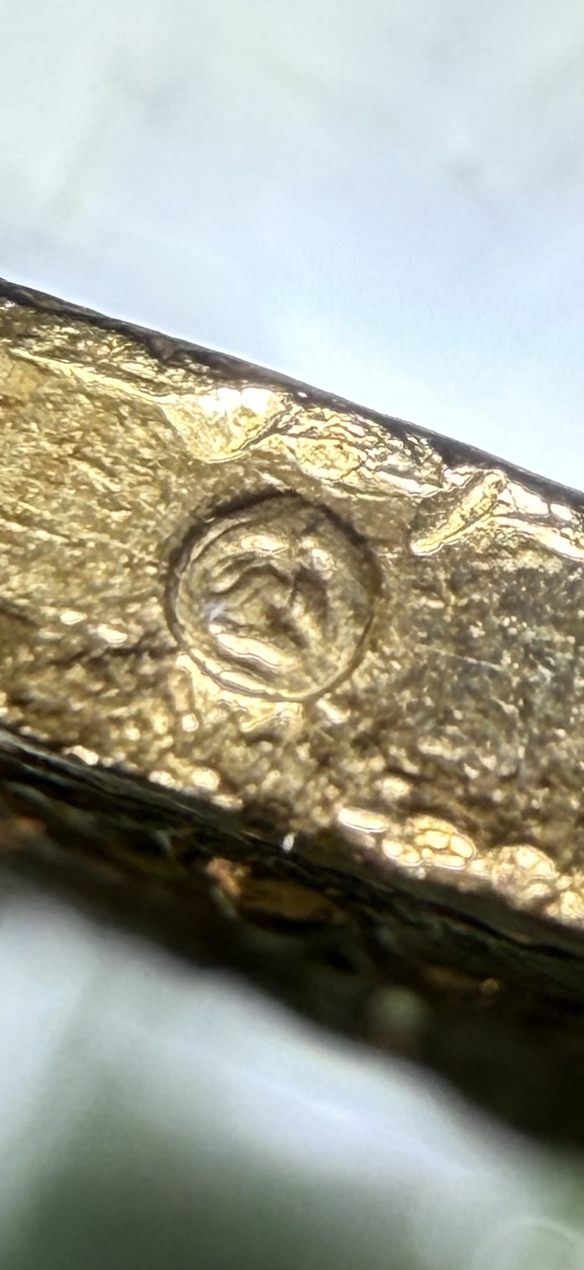 เหรียญ ร.5 ด้านหลังเป็นนารายณ์ทรงครุฑ วัดแหลมแค ปี 2536 ลงยาสีฟ้า