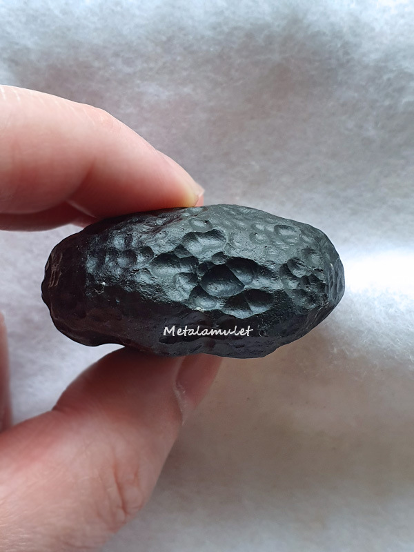 สะเก็ดดาว Tektite จำนวน 2ชิ้น ราคา 750บาท