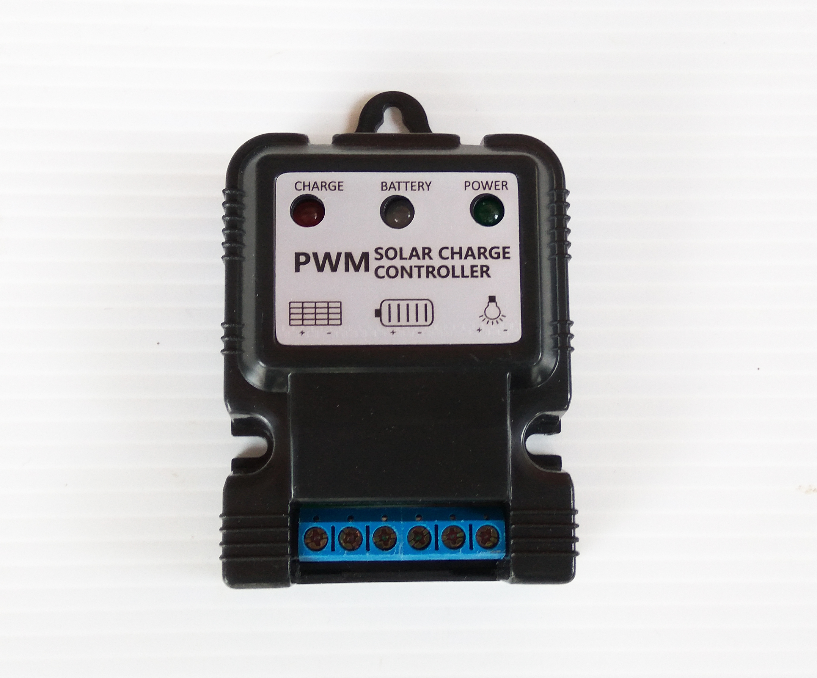 เครื่องควบคุมชาร์จโซล่าเซลล์ 6-12V/10A (Solar Charger Controller)