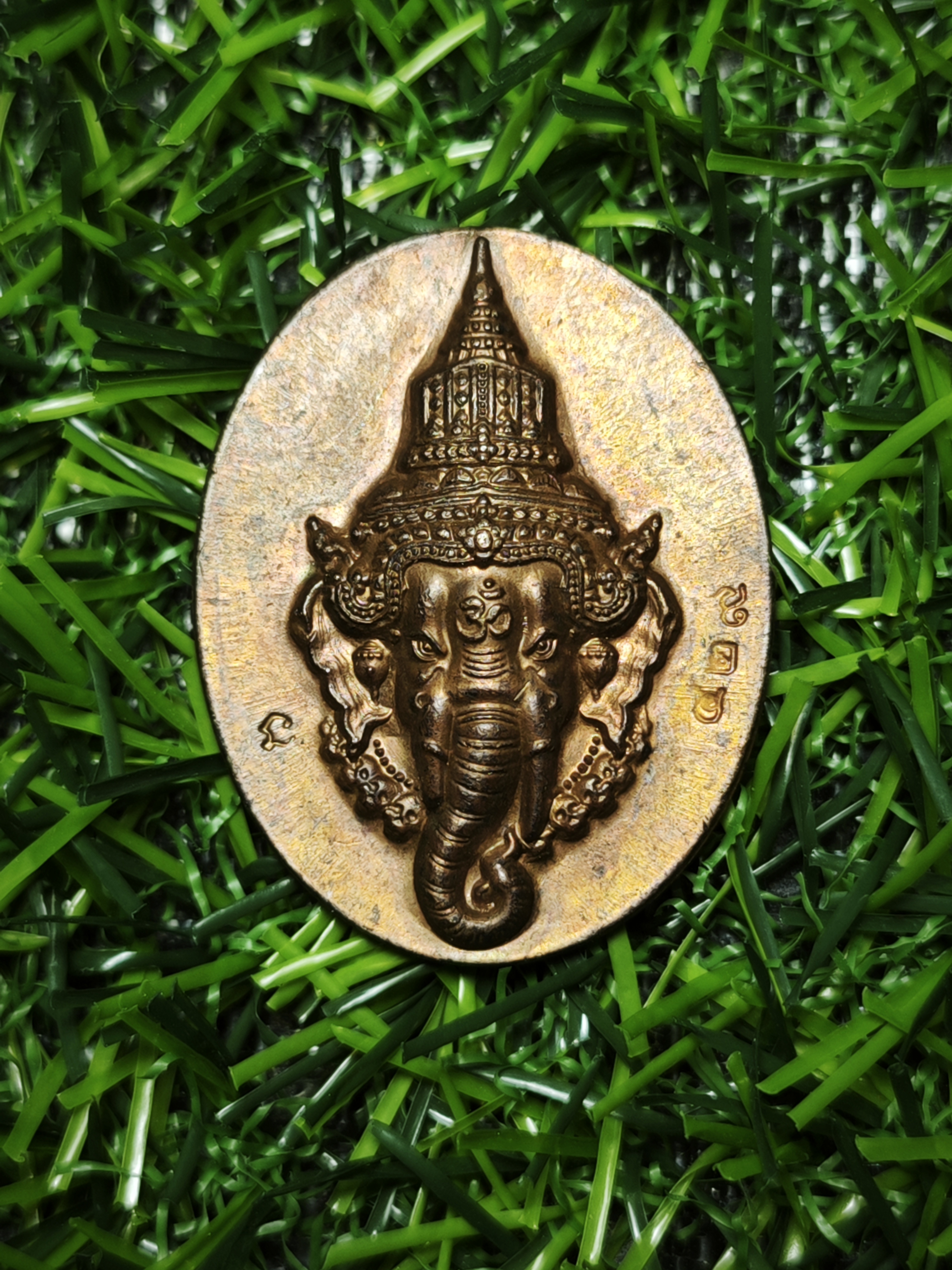 เหรียญเศียรครูพระพิฆเนศวร รวย สำเร็จ ชนะอุปสรรค ออกแบบโดยกรม ศิลปากร พิธีไหว้ครูยิ่งใหญ่ ณ เทวสถาน โบสถ์พราหมณ์ กทม.ปี2555