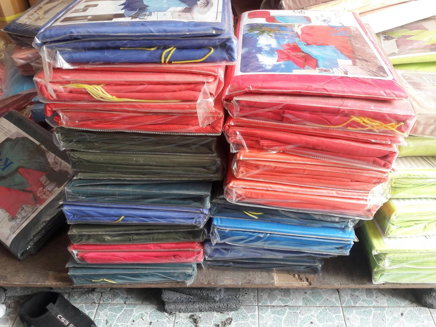 ผ้าปูที่นอน ครบชุด (ไม่มีผ้านวม) 6ฟุต สีพื้น สีเหมือนกันทั้งชุด