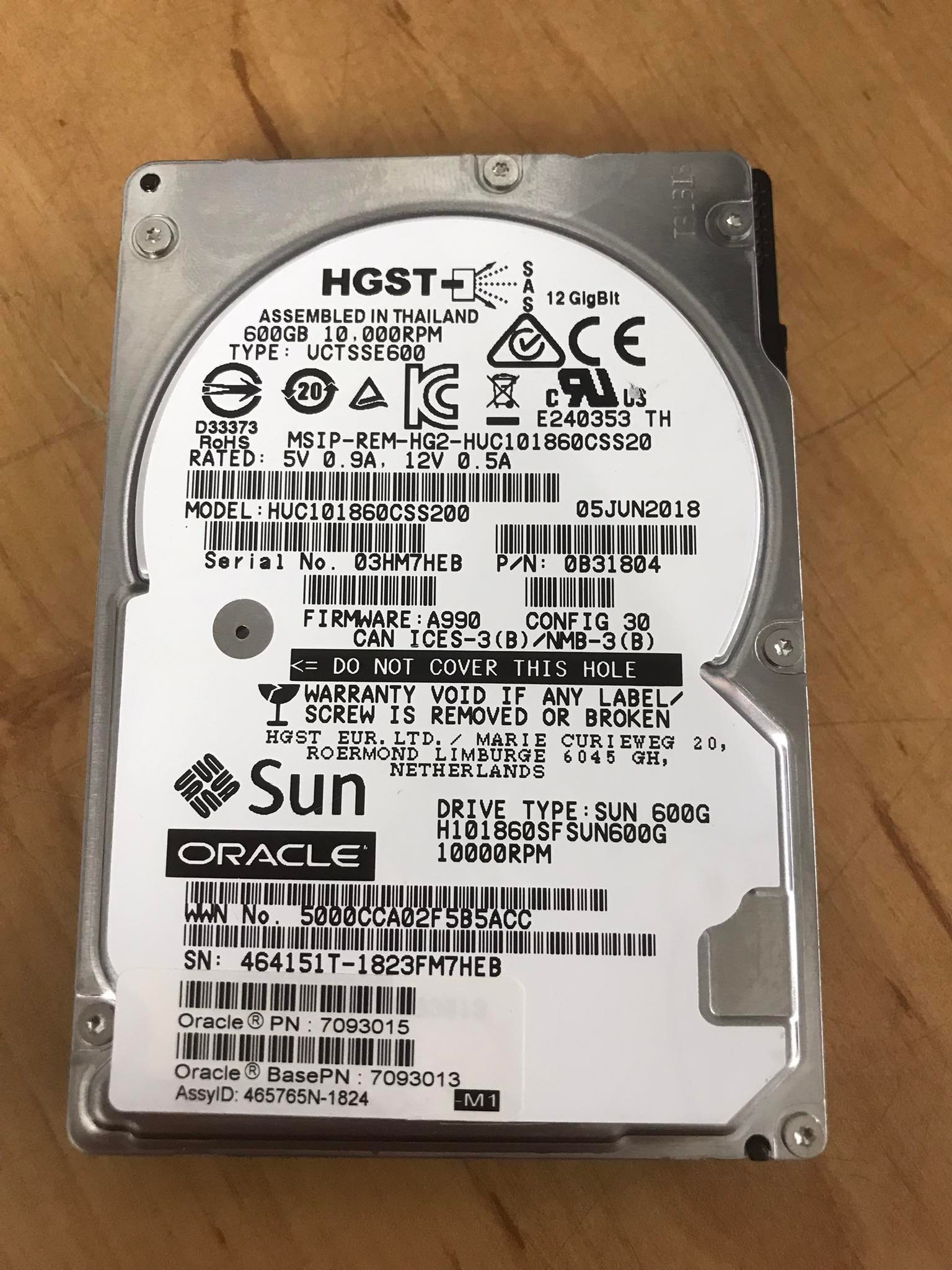 Sun Oracle 600GB 2.5" 10K RPM 12Gbps SAS HDD // 7093013 / 7093015 / 0B31804 / HUC101860CSS200 (Used) // สินค้ารับประกัน โดย บริษัท อะไหล่เซิร์ฟเวอร์ จำกัด