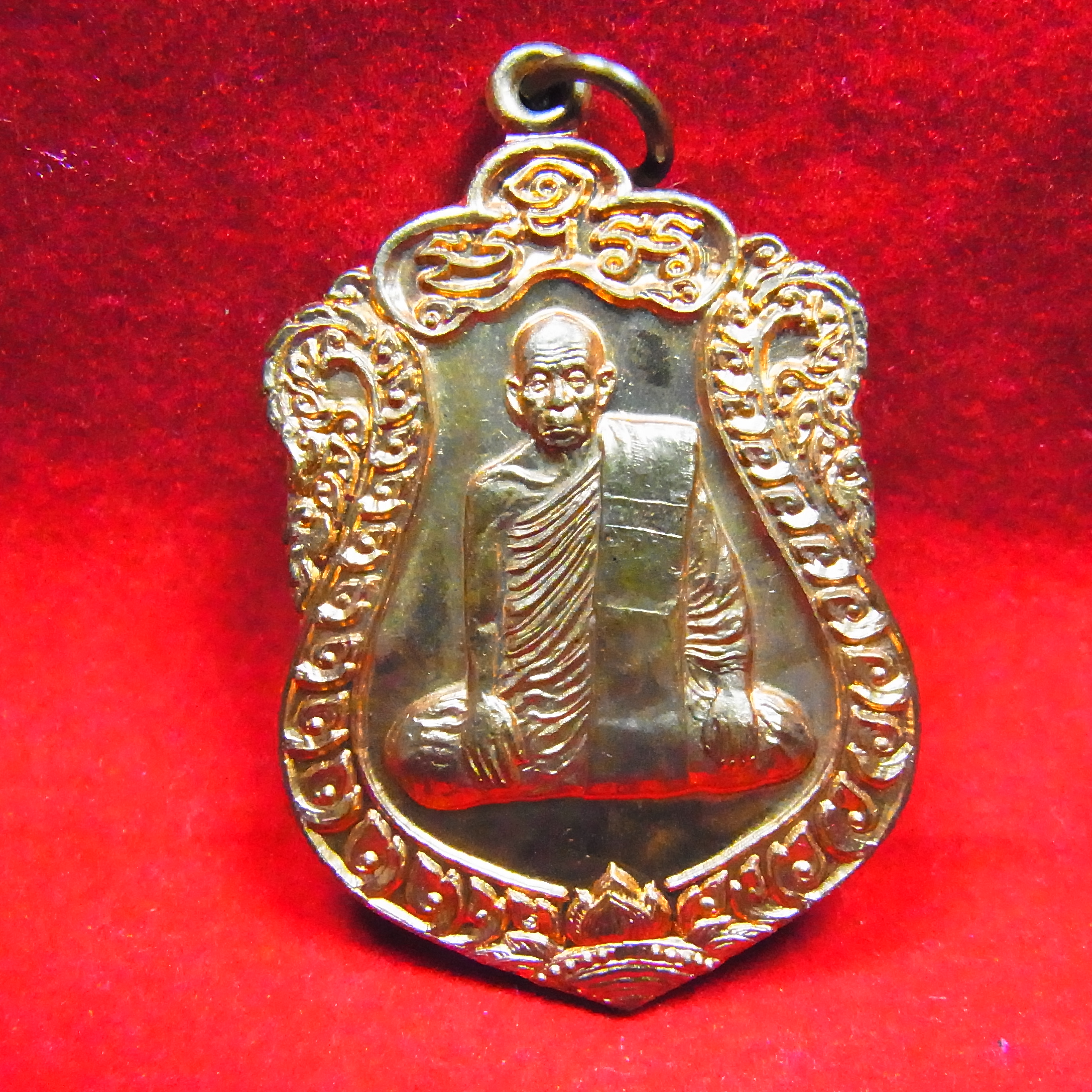 เหรียญเสมา มงคล 7 รอบ พ่อท่านเขียว วัดห้วยเงาะ จ.ปัตตานี เนื้อทองแดงผิวไฟ