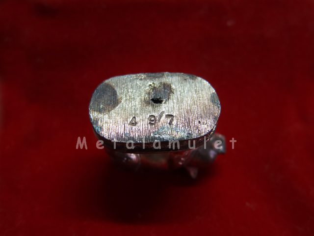 หมูมหาลาภ ( หมูใหญ่ ) หลวงพ่อเปิ่น เนื้อเงิน