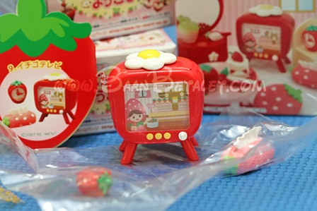 รีเม้น สตอเบอรี่ทาวน์ 10 แบบ Re-ment Strawberry Town