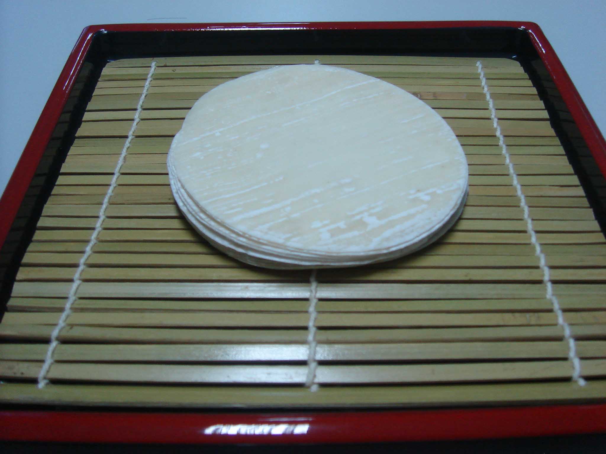 แผ่นขนมจีบ มีหลายสีหลายขนาดให้เลือก dimsum pastry