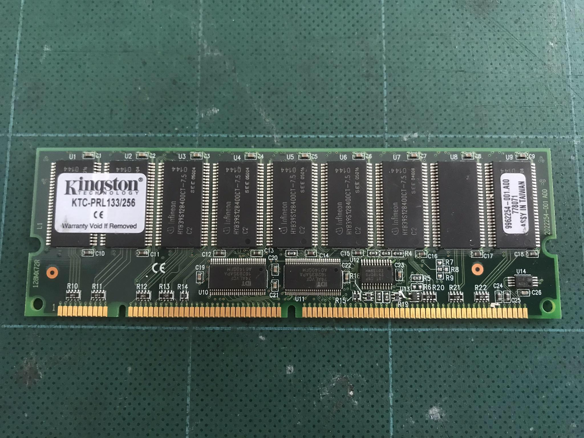 Kingston 256MB 133MHz PC133 ECC Registered CL3 168-Pin DIMM Memory Module / KTC-PRL133/256 / 9962254-001 // (USED) สินค้ารับประกัน โดย บริษัท อะไหล่เซิร์ฟเวอร์ จำกัด