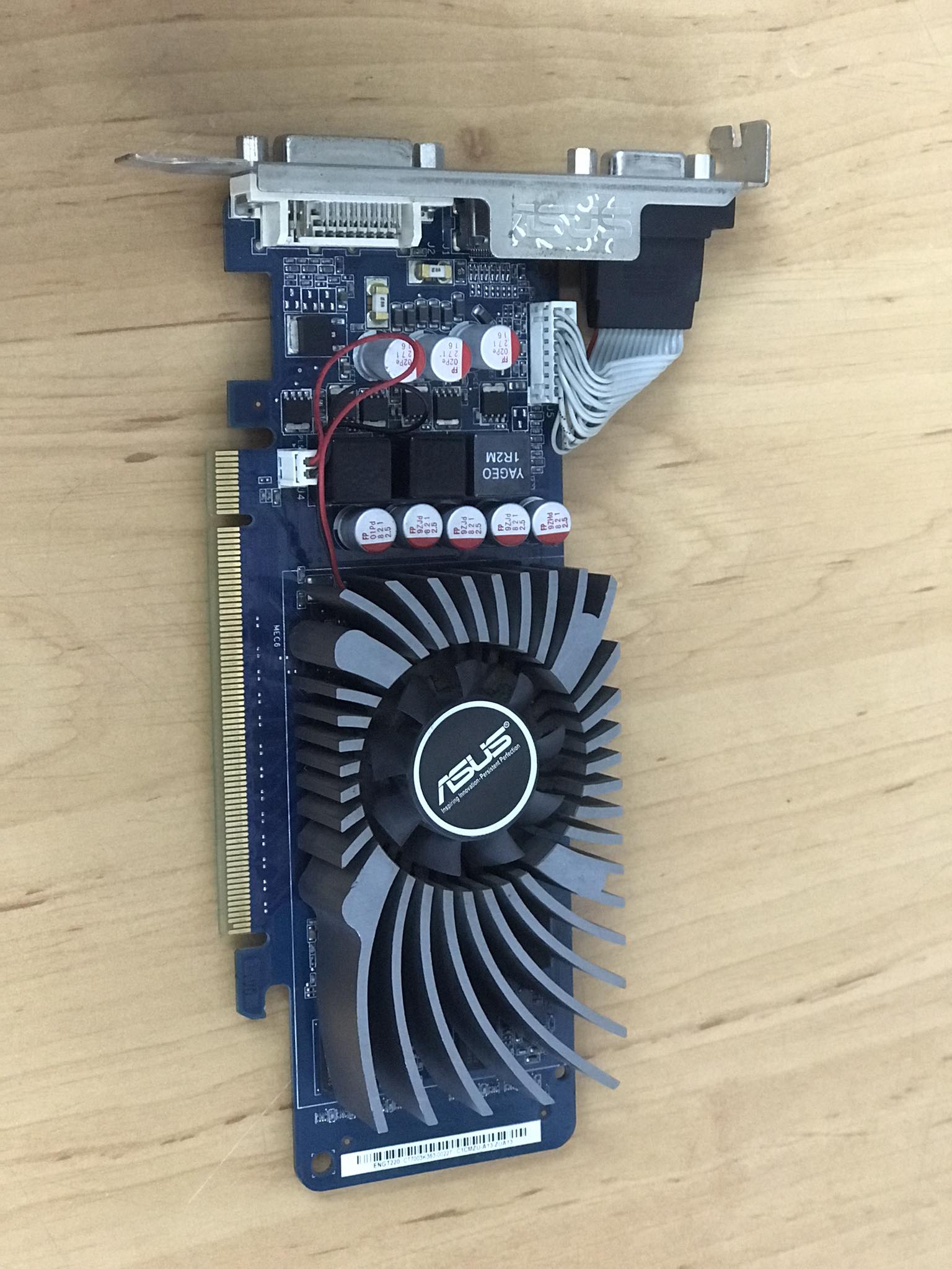 Asus nVidia GeForce GT220 1 GB DDR3 VGA/DVI/HDMI Low Profile PCI-Express Video Card ENGT220/DI/1GD3(LP)/V2 (Used) // สินค้ารับประกัน โดย บริษัท อะไหล่เซิร์ฟเวอร์ จำกัด