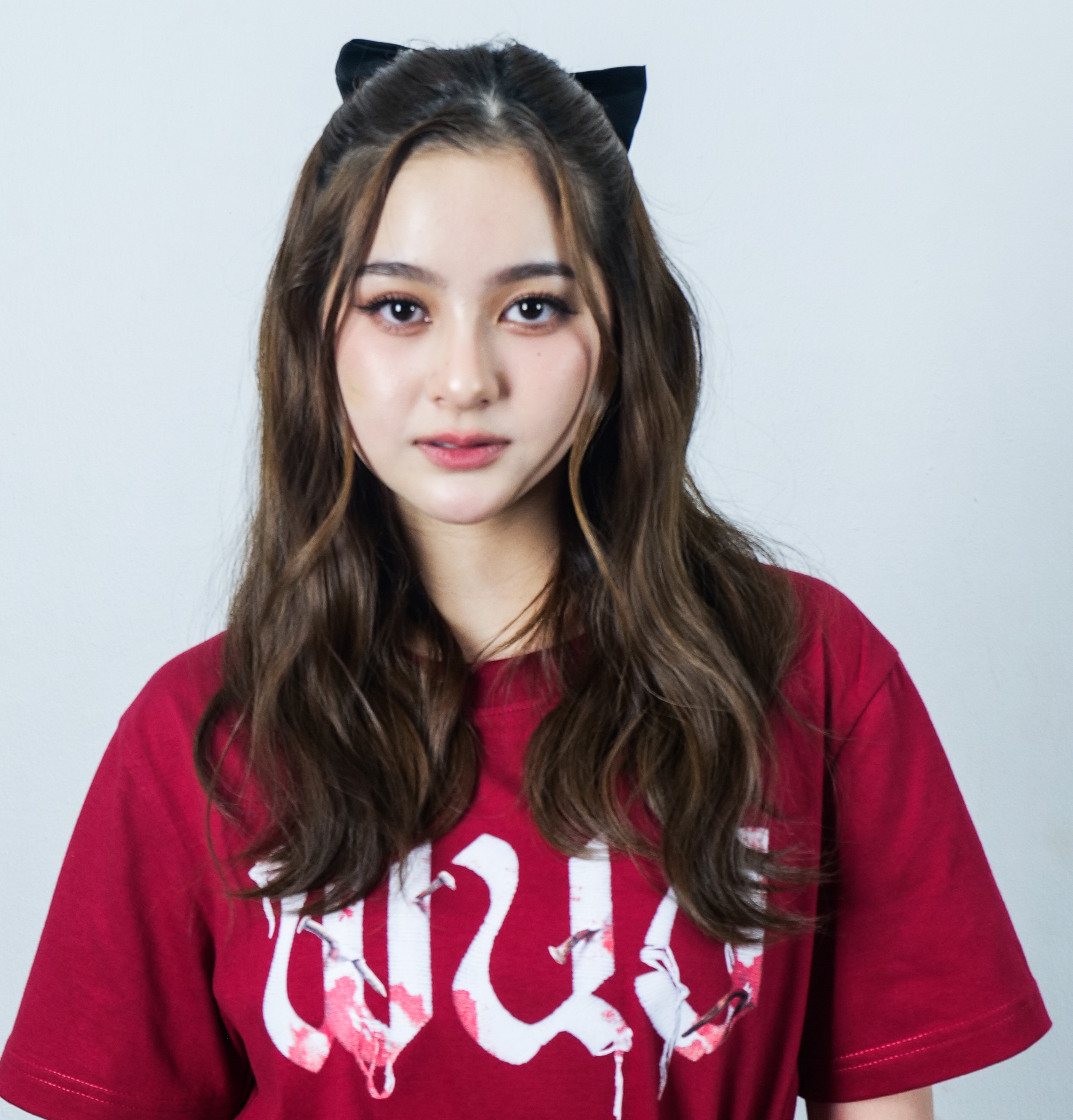 เสื้อยืด พนอ