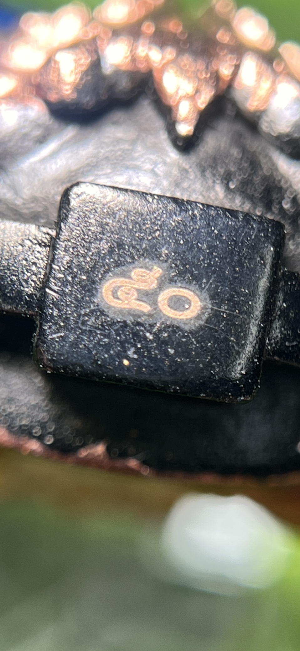 เหรียญปิดตาพังพระกาฬ พุทธศิลป์ ประกบ 2 ชิ้น รุ่น "ลูกกูต้องรวย" (หลวงปู่อิ่ม วัดทุ่งนาใหม่ จ.นครศรีธรรมราช)