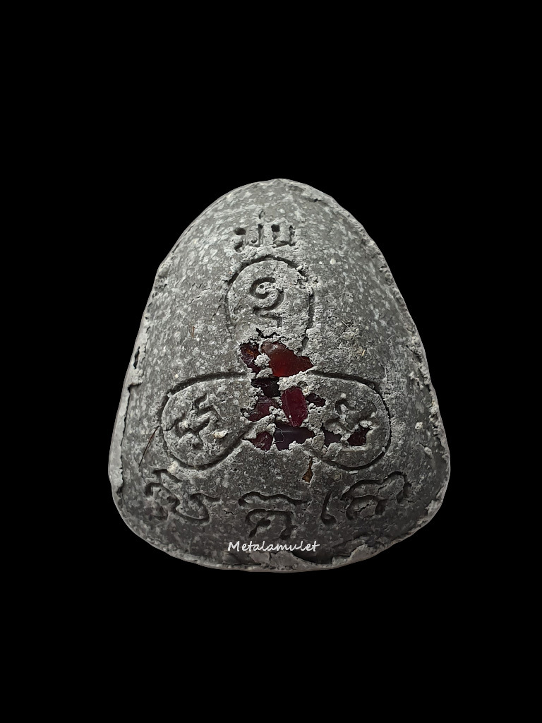 พระปิดตาหลวงปู่ม่น สีเทา