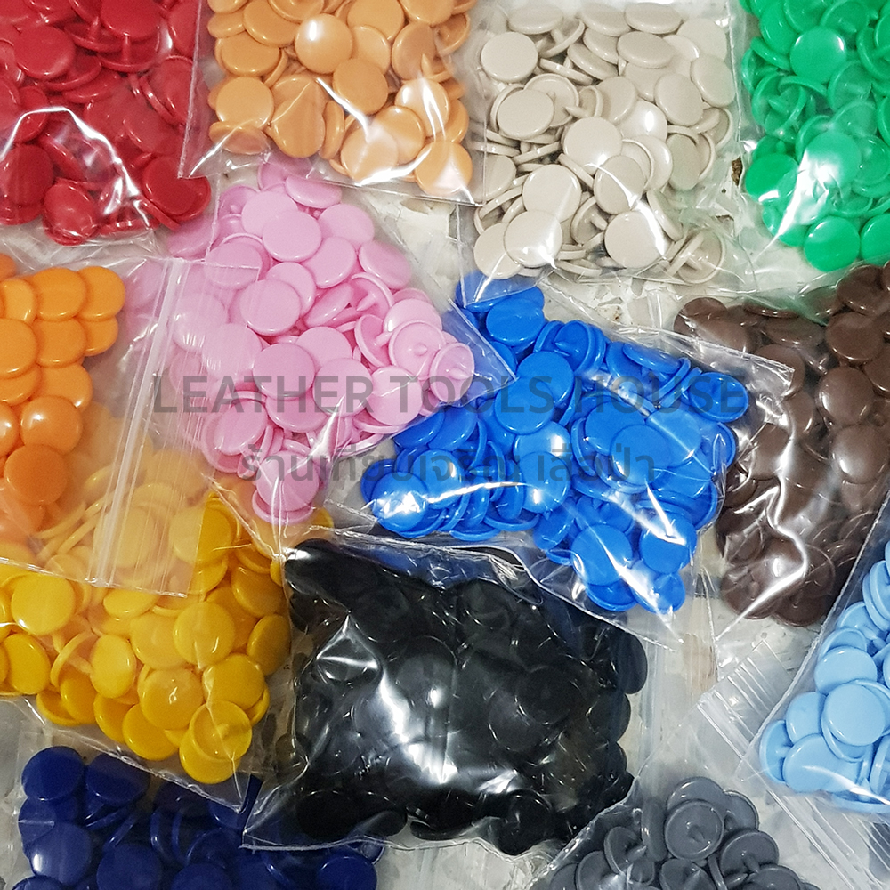 กระดุมพลาสติค ST-5 ของญี่ปุ่น หลายสี 100 ตัว